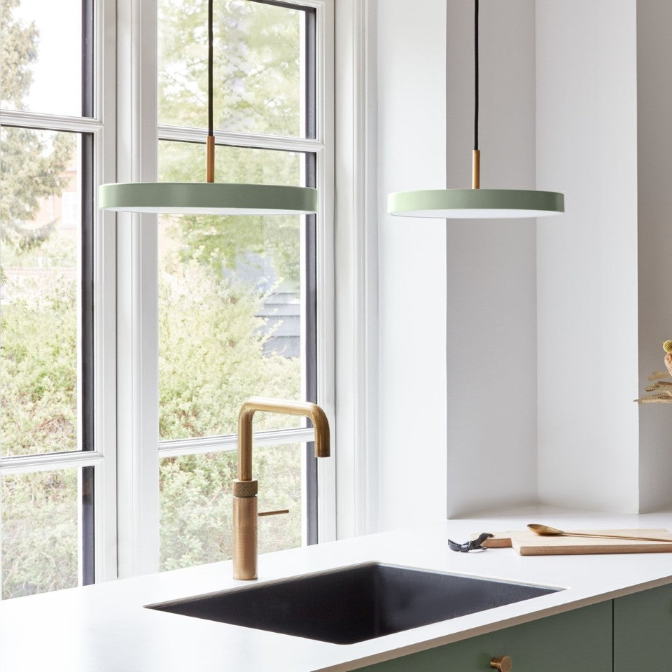 Asteria Plus pendel, oliven og messing • UMAGE