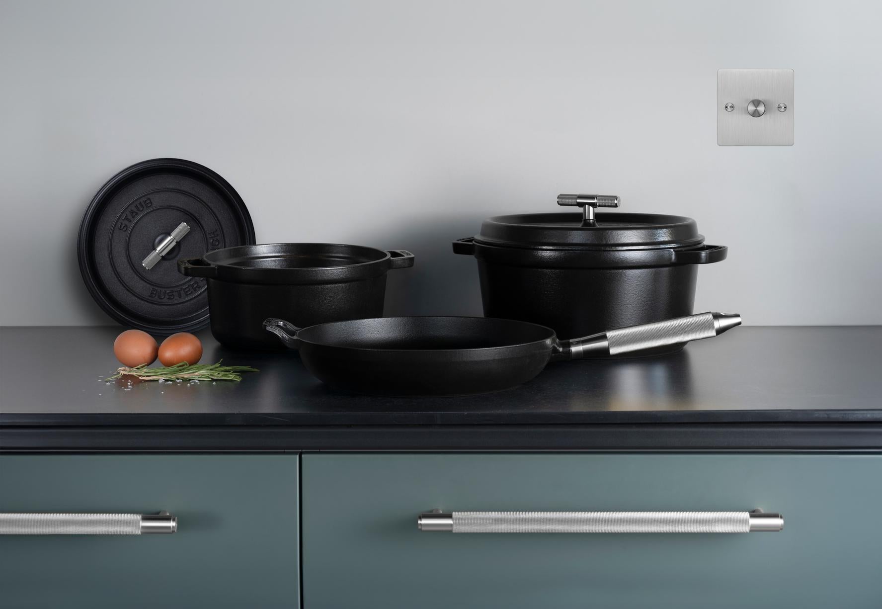 Cocotte gryde, sort/stål • Buster + Punch