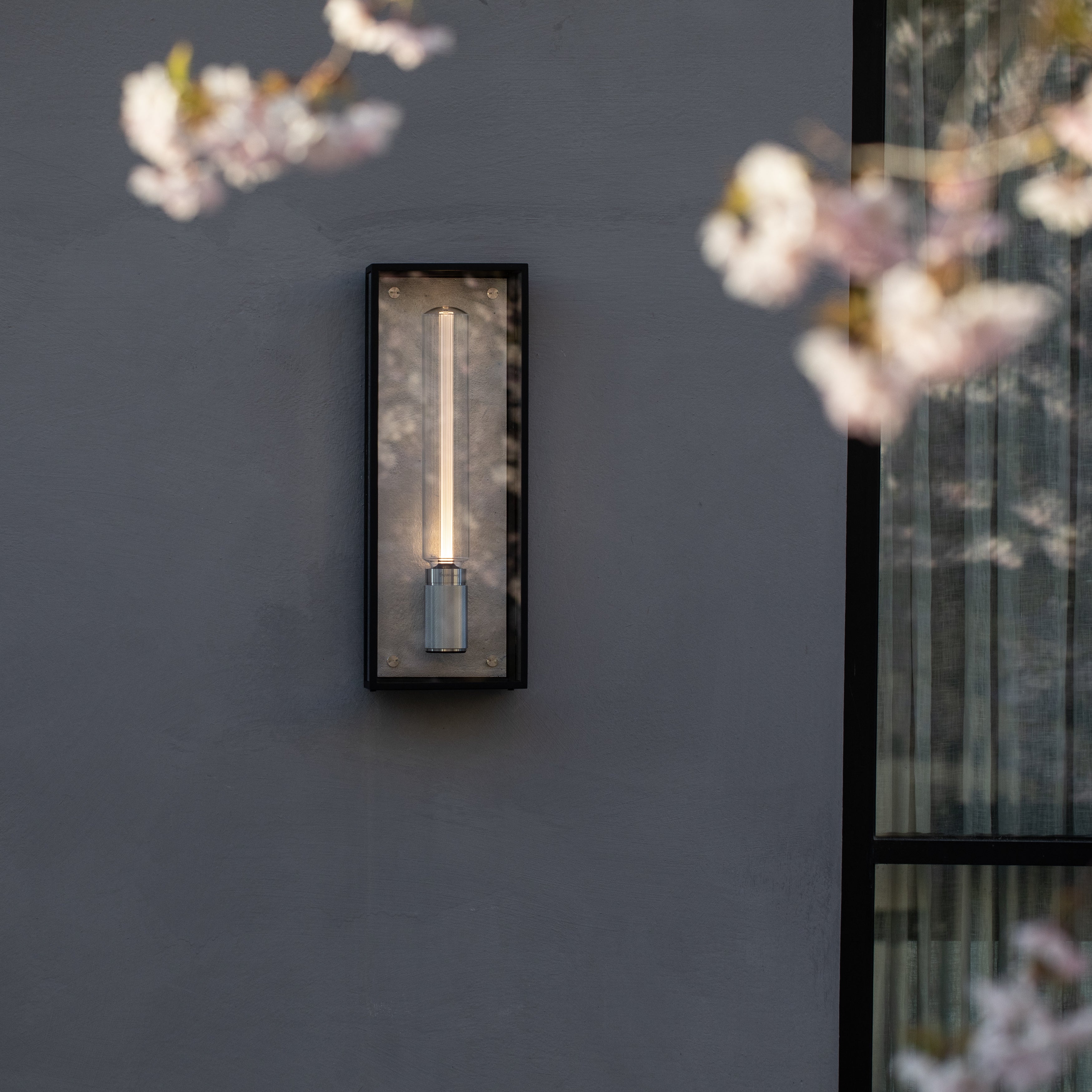 Caged Wet væglampe, stål • Buster + Punch