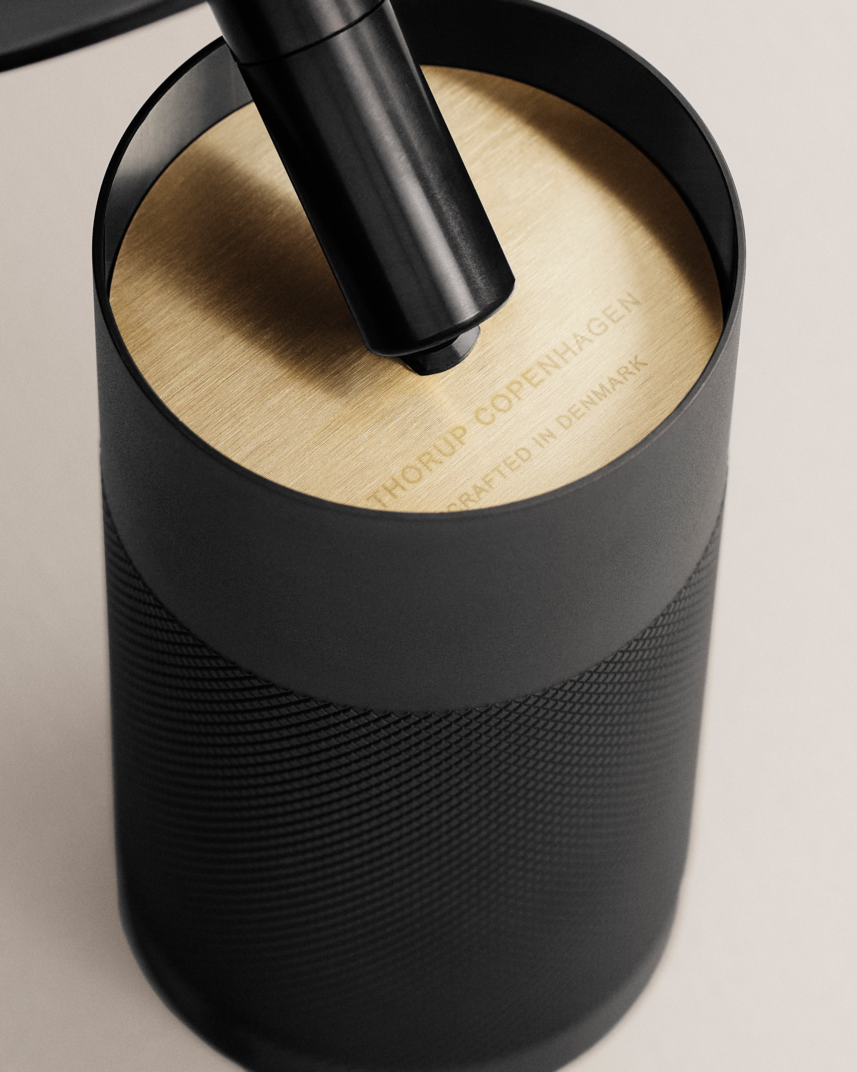 Patrone loftspot med dækplade - clip fit, sortbruneret messing • Thorup Copenhagen