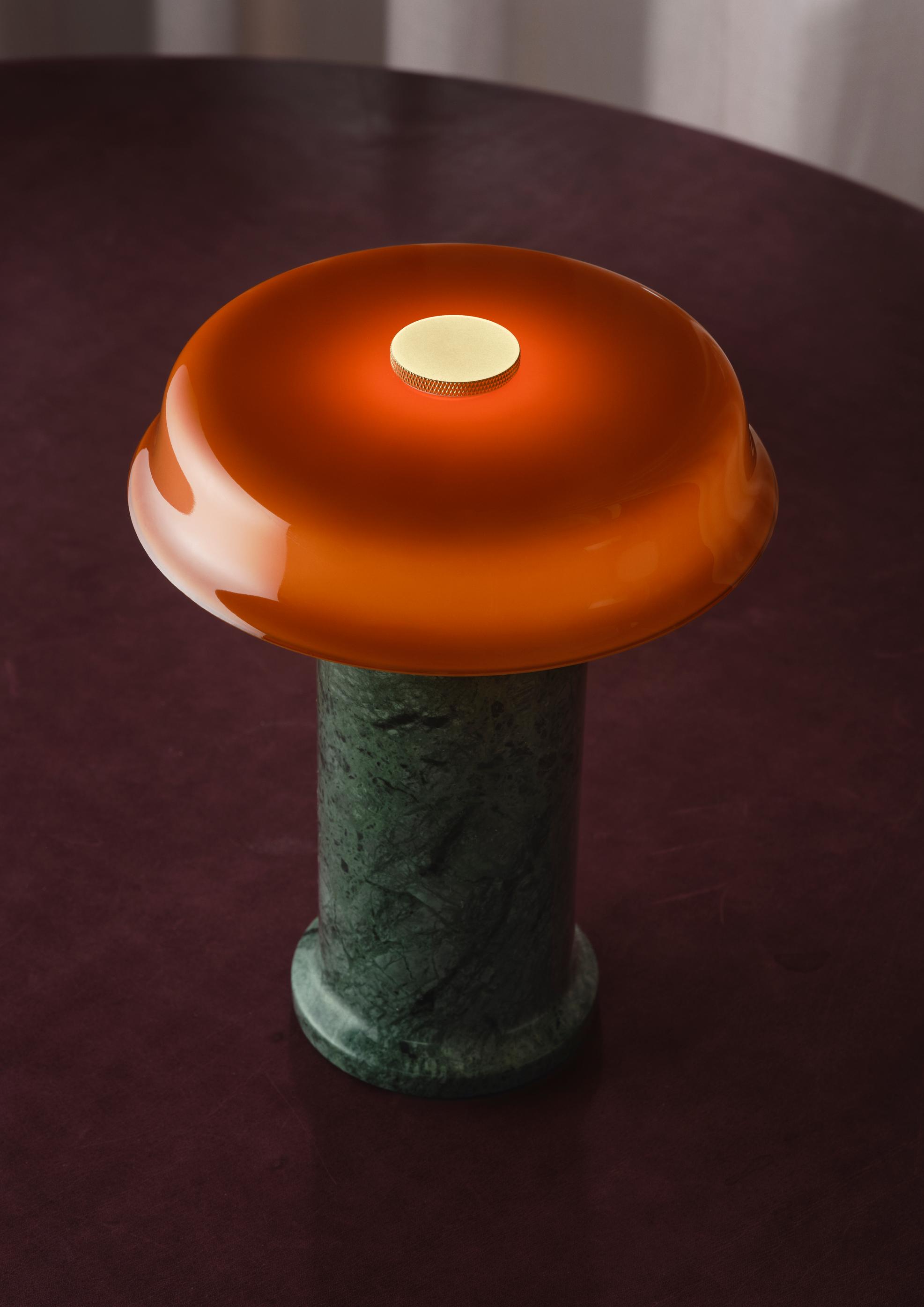 TRIP No. 2 portable bordlampe, moss/amber • Design by Us