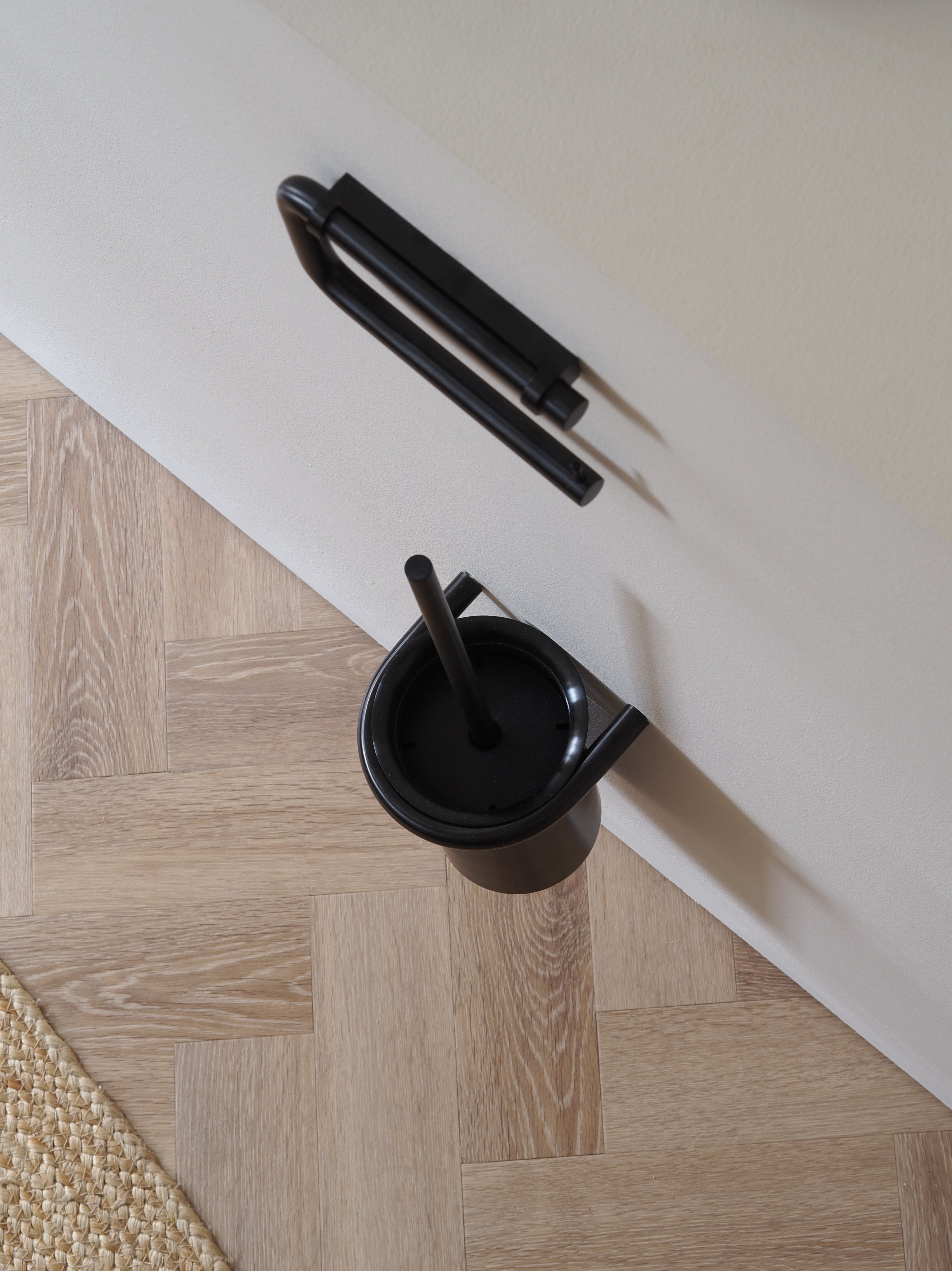 Toiletbørsteholder, sort (PVD sort) • d line