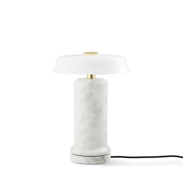 TRIP No. 2 portable bordlampe, hvid carrara/opal glossy • Design by Us
