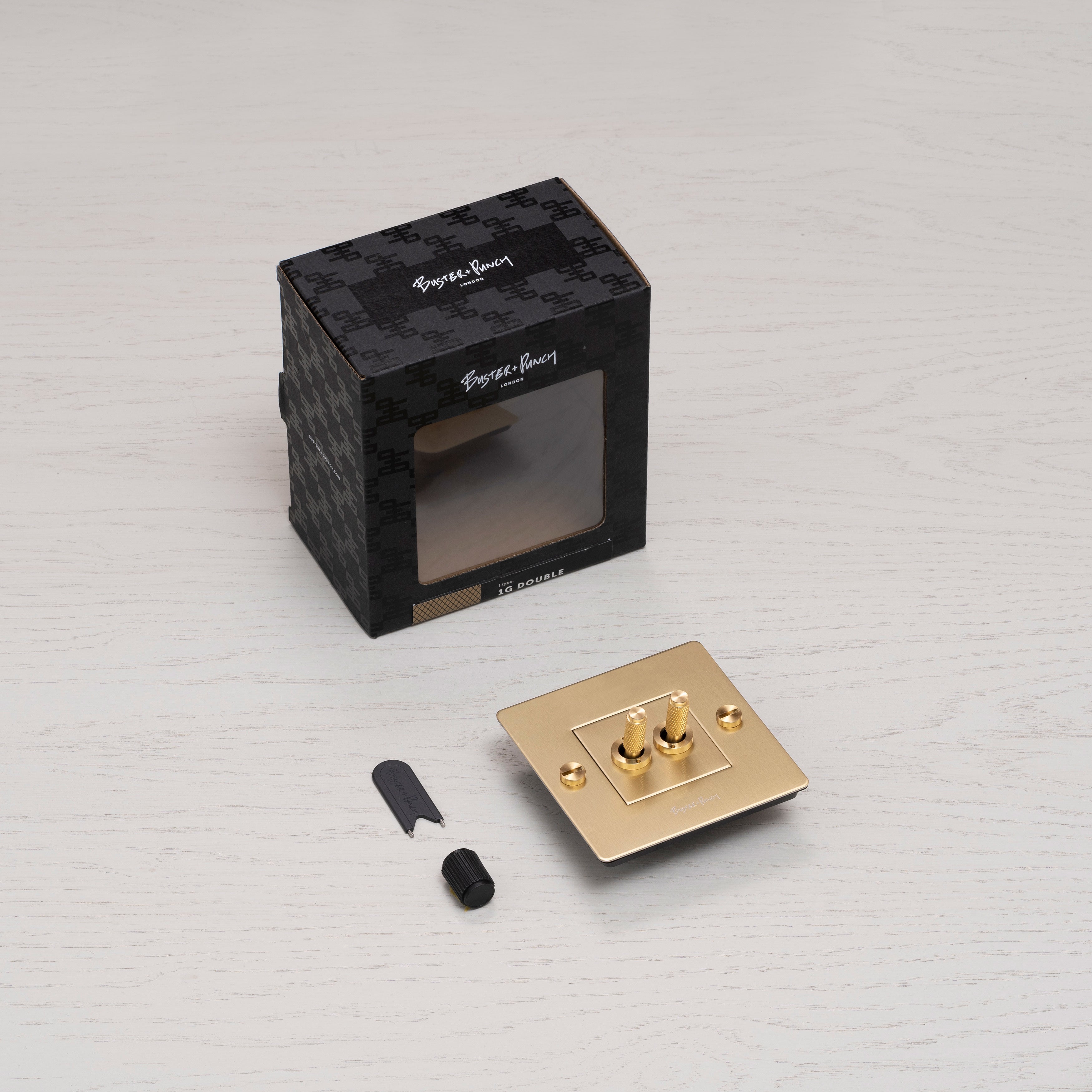 1G dobbeltafbryder, messing • Buster + Punch