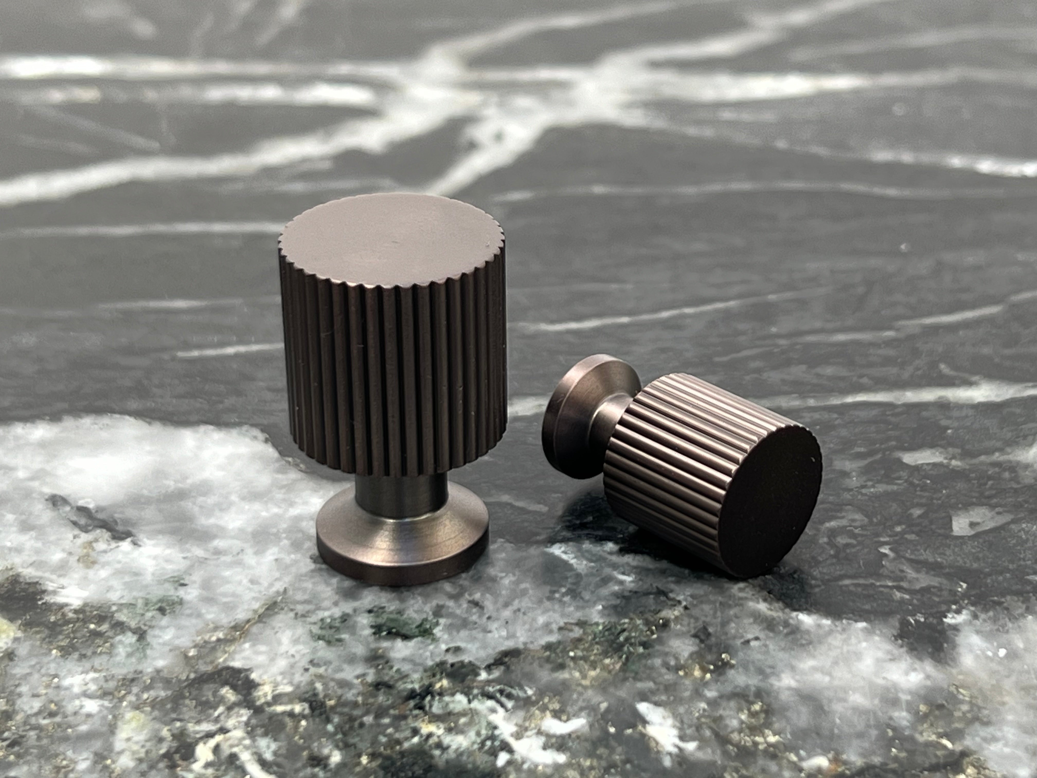 Marienlund møbelknop, 25 mm, bruneret messing • Chr. Jørgensen