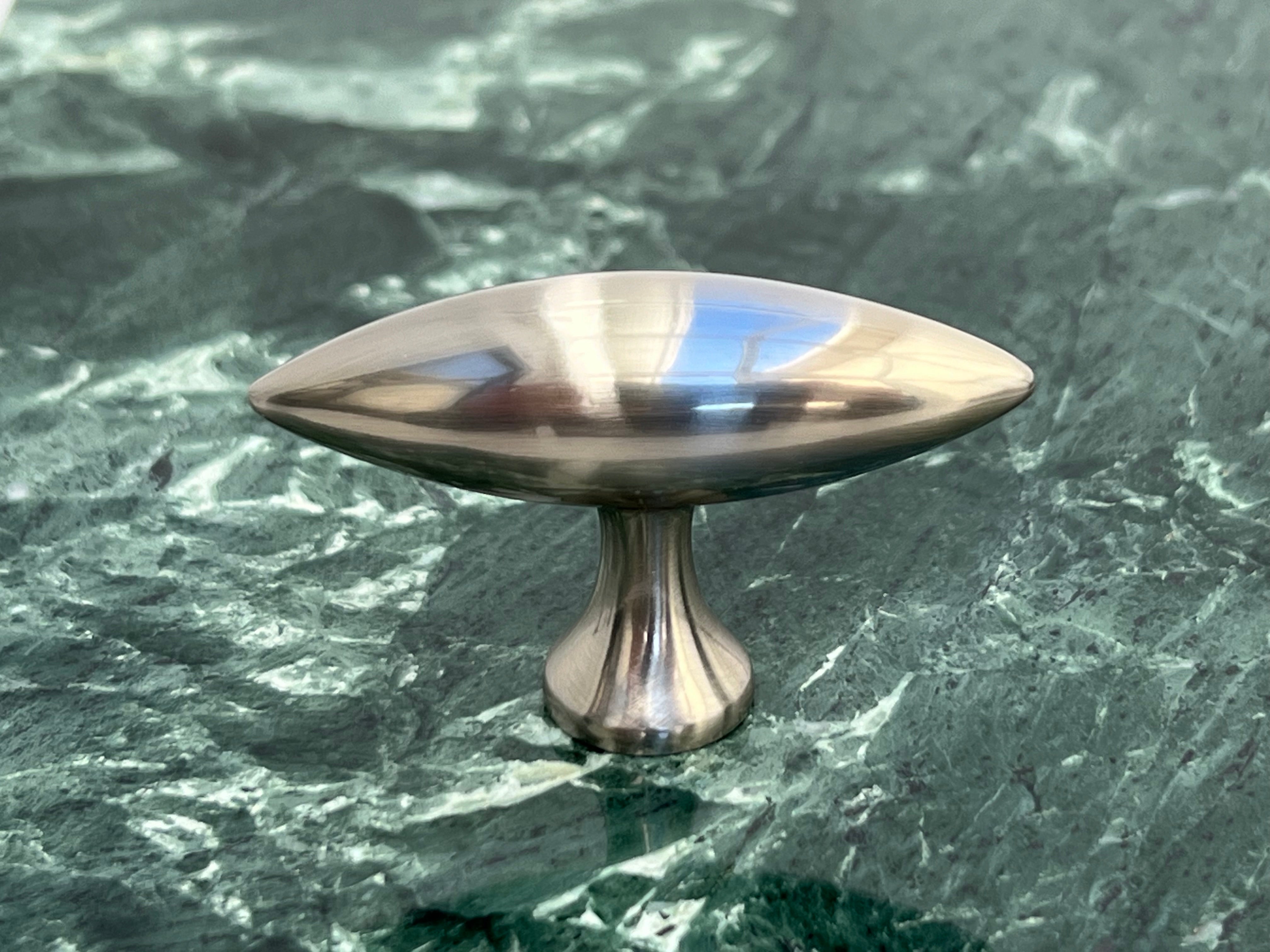 Nyholm • Møbelknop, rustfrit stål look