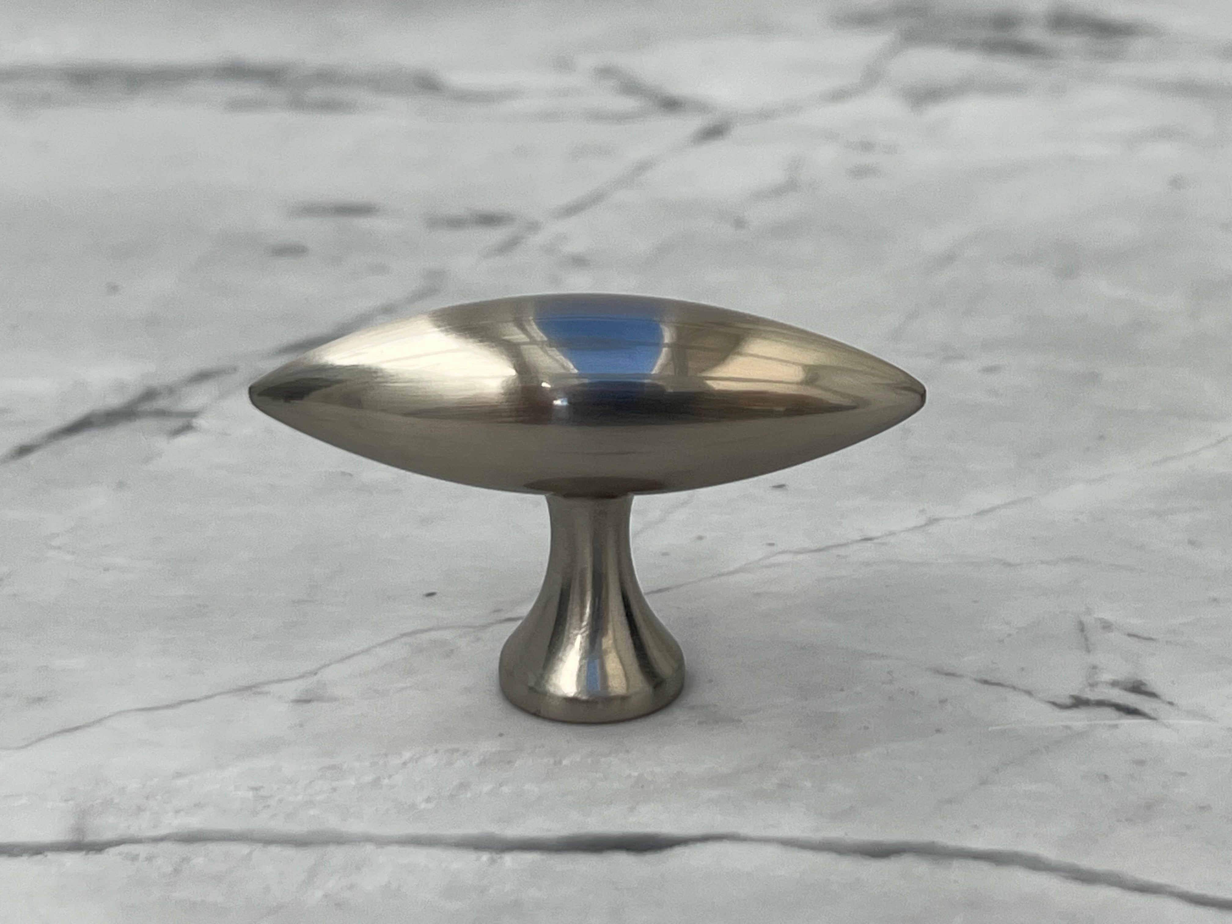 Nyholm • Møbelknop, rustfrit stål look