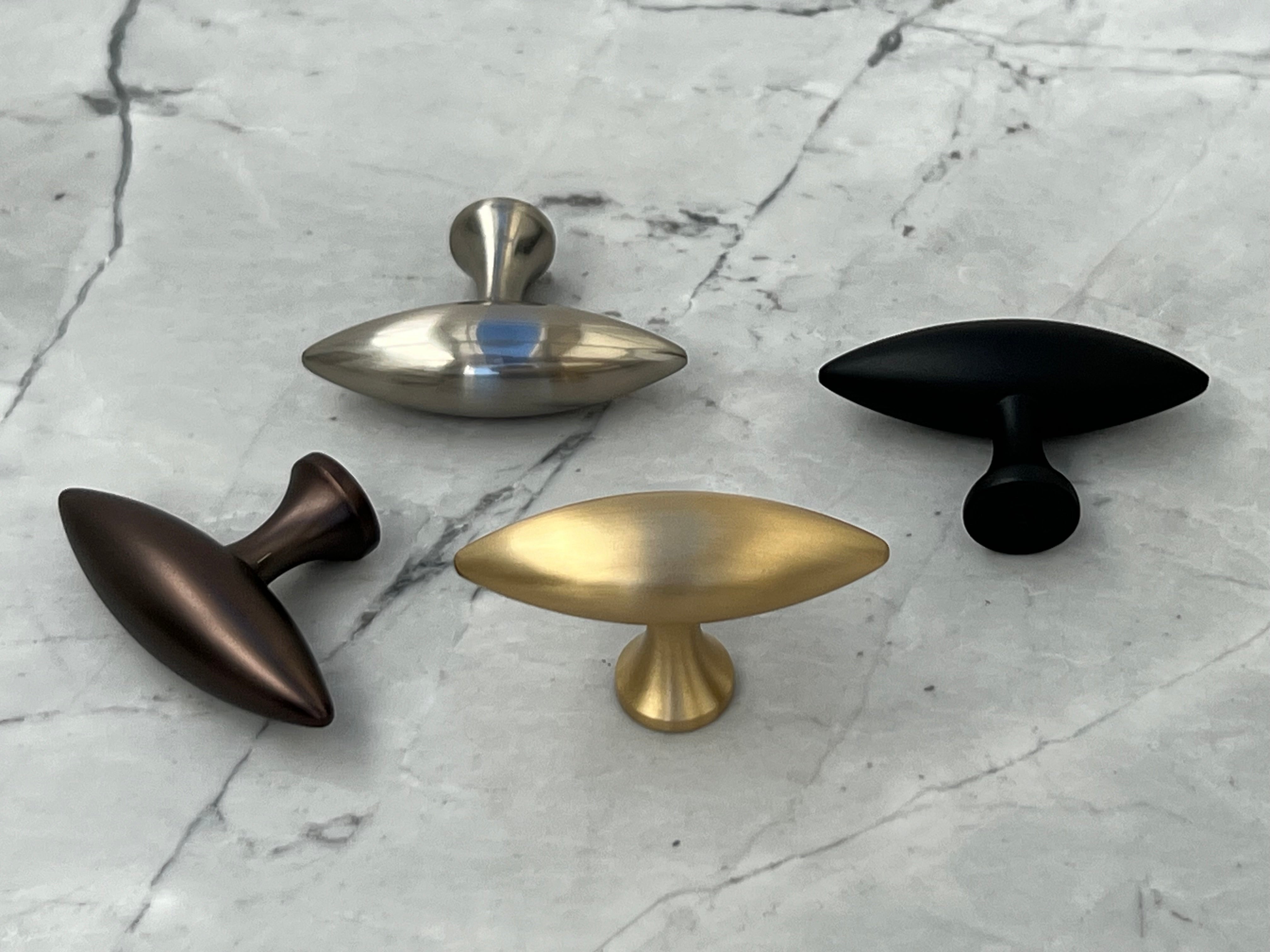 Nyholm • Møbelknop, rustfrit stål look