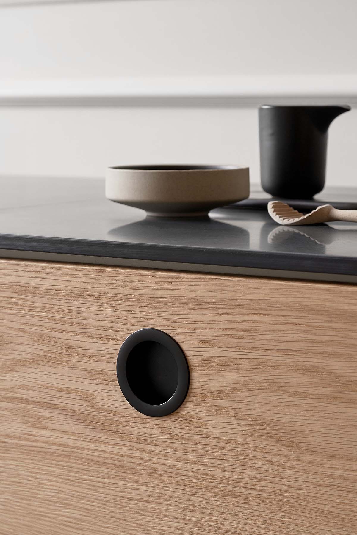 TUB ROUND Indlægsgreb, zink, sort • Furnipart