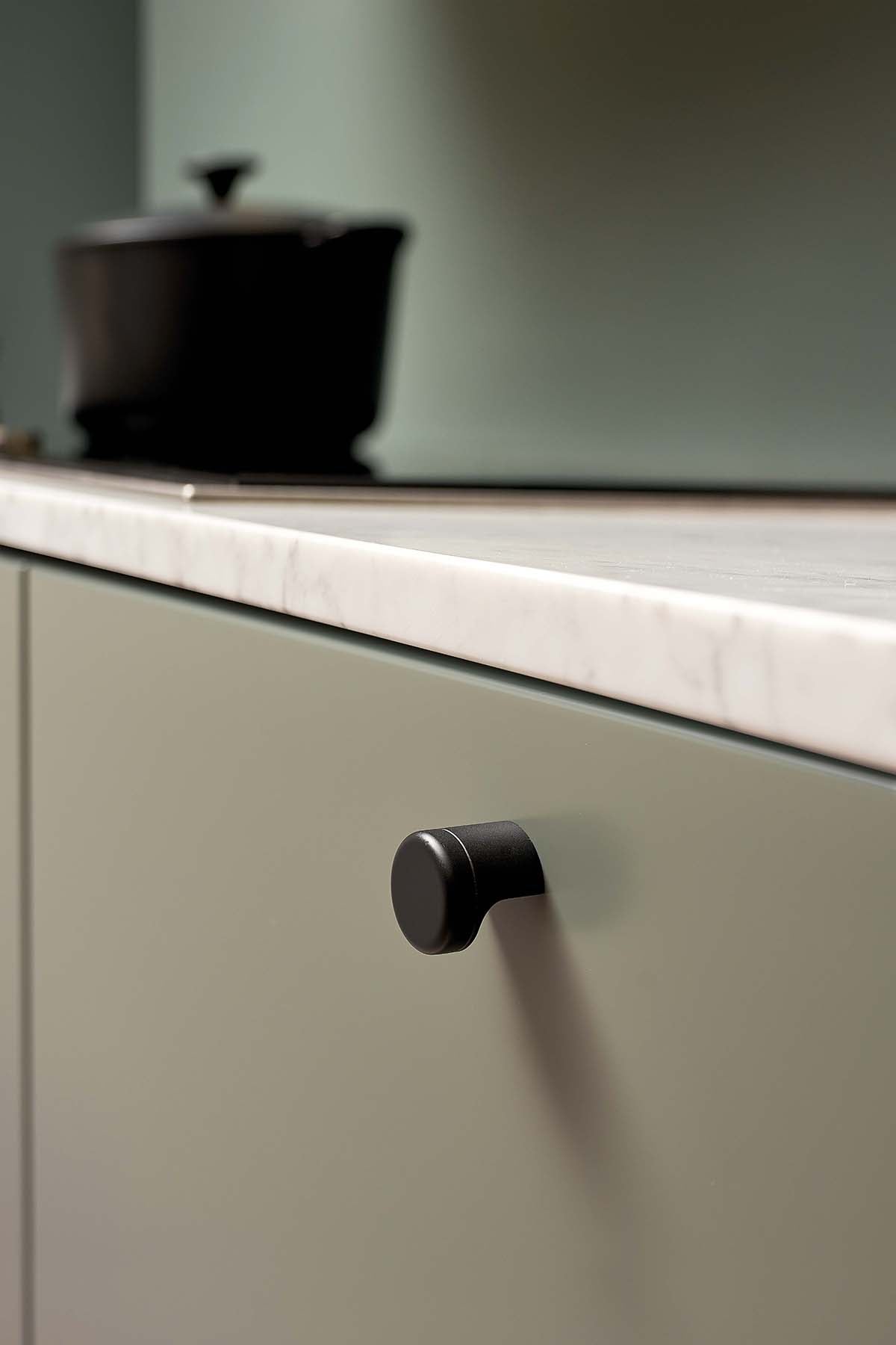 POINT knop, zink, sort • Furnipart