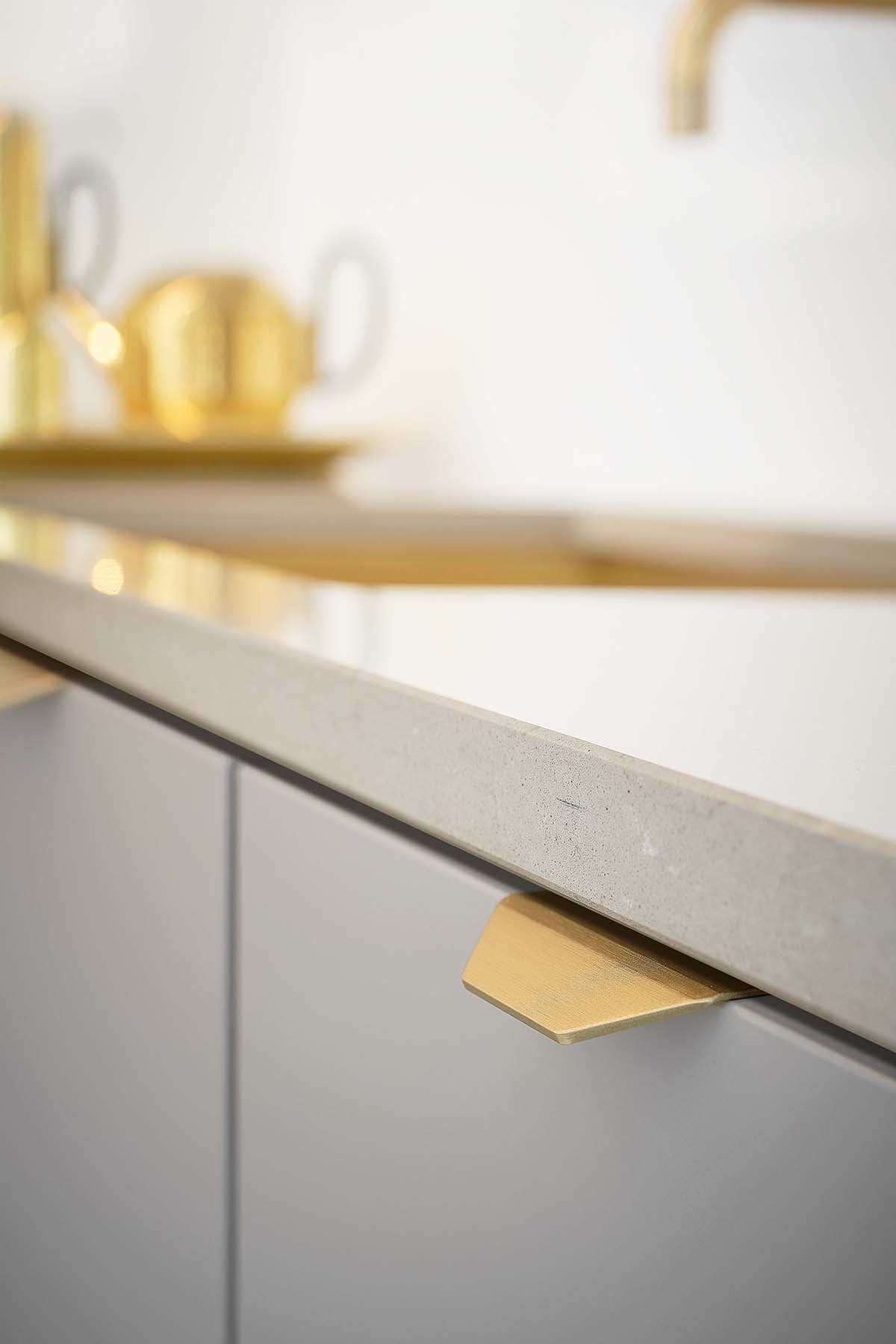 BLAZE 2 greb, aluminium, messing • Furnipart