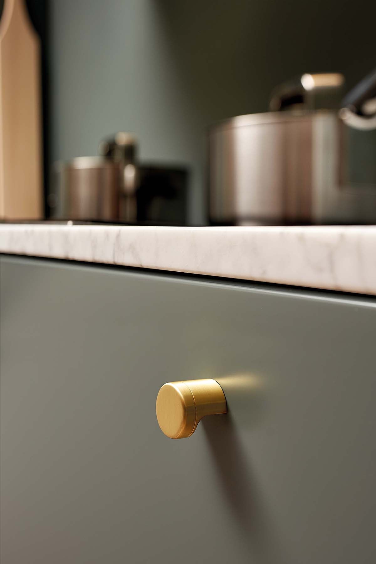 POINT knop, zink, messing • Furnipart