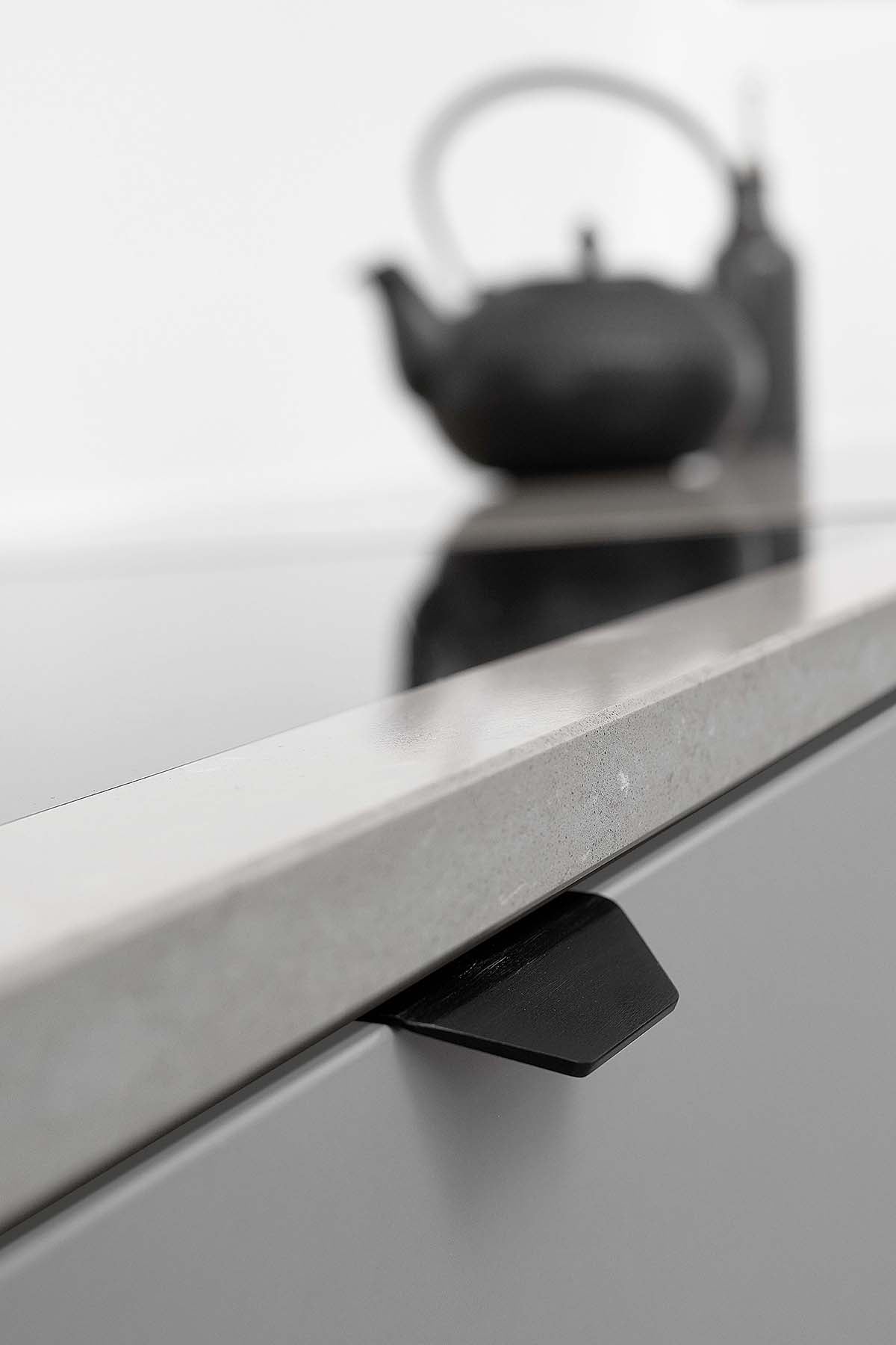 BLAZE 2 greb, aluminium, sort • Furnipart