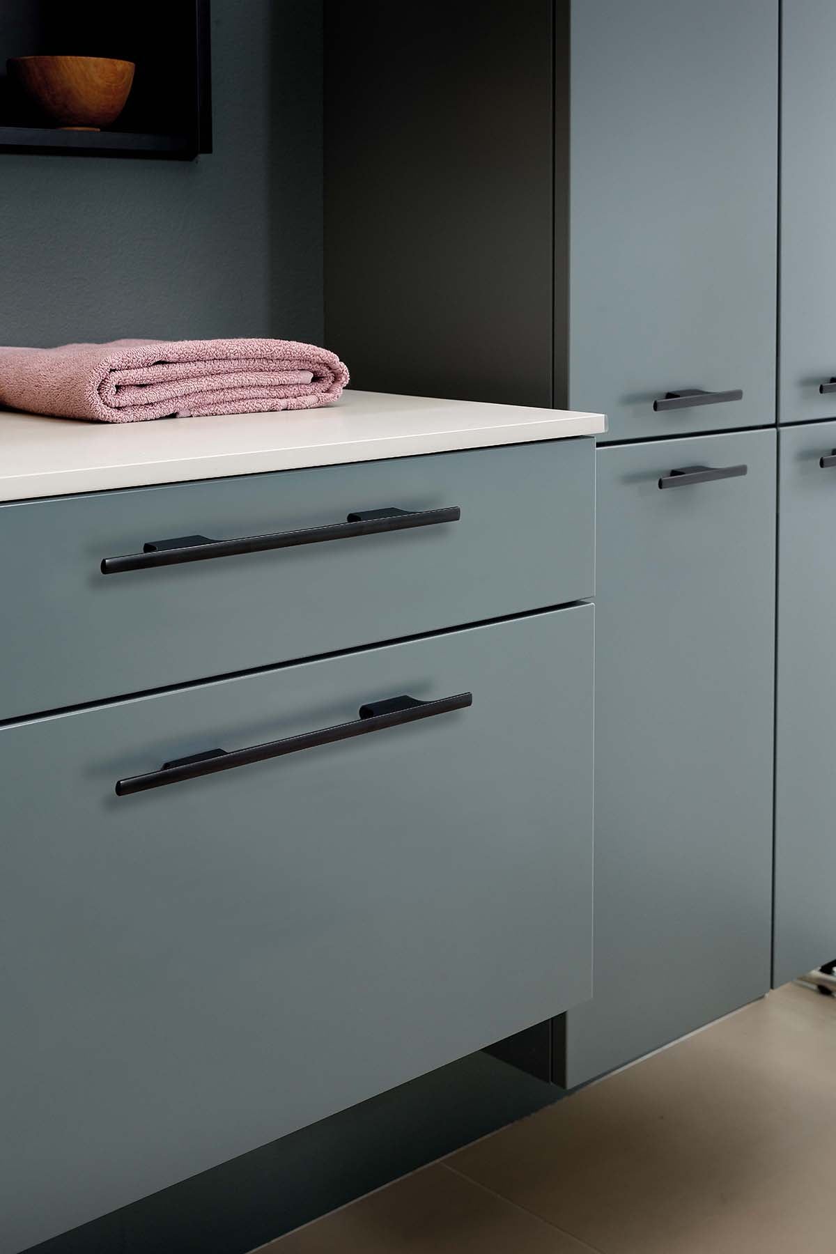 TAU greb, aluminium, sort • Furnipart