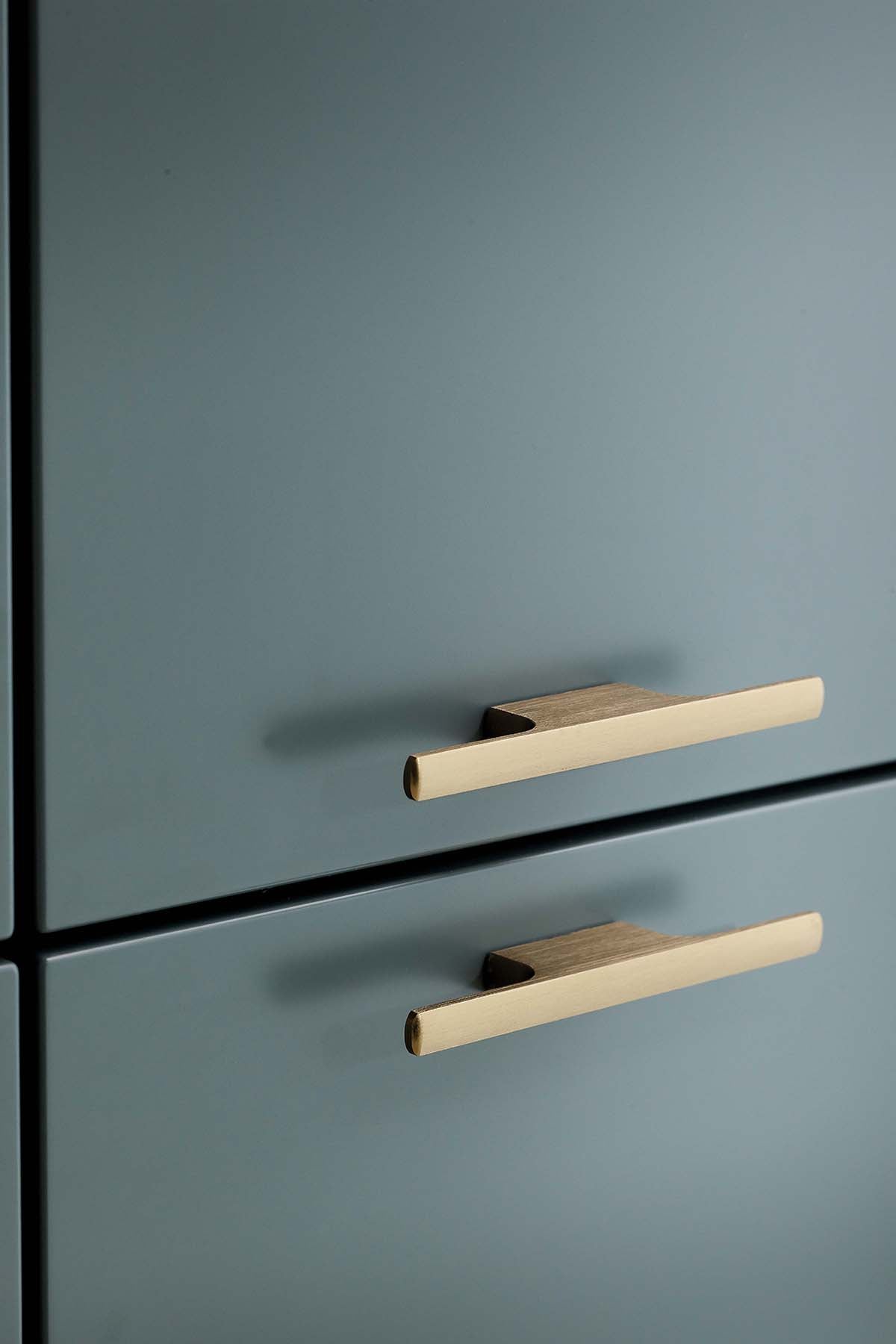 TAU greb og knop, aluminium, messing • Furnipart