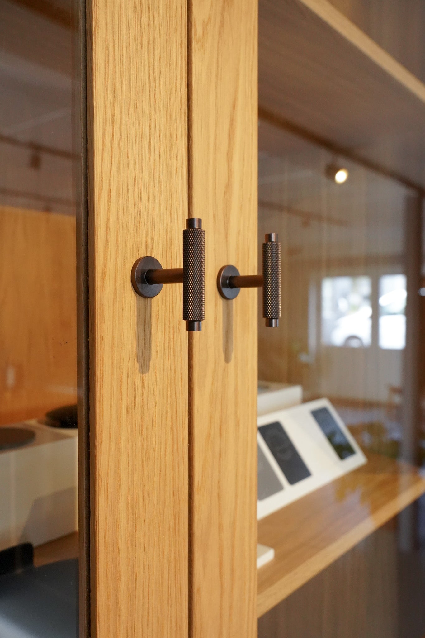 Nørrebro • Møbelknop med diamond cut, bruneret messing