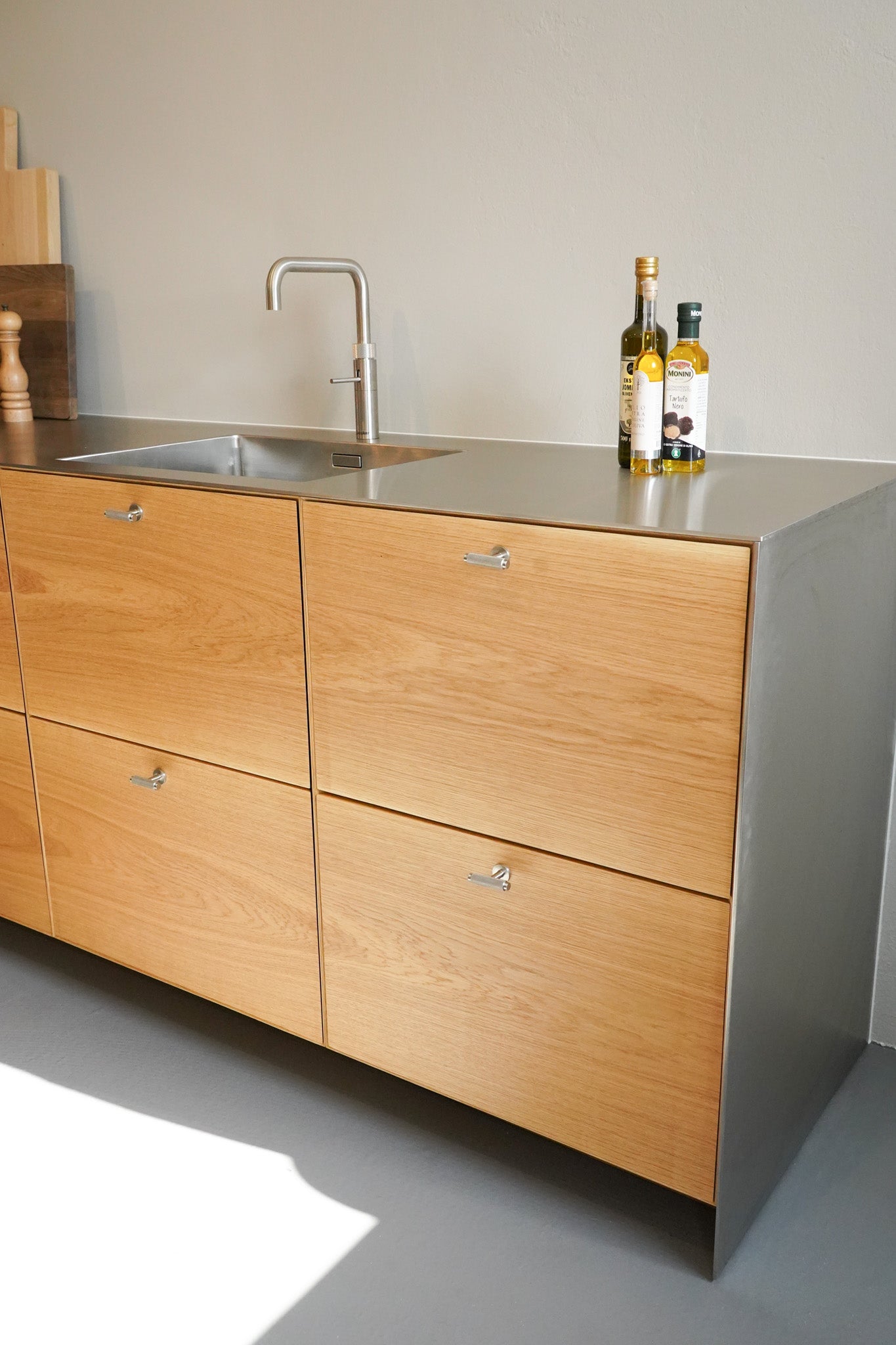 Nørrebro • Møbelknop T-bar med diamond cut, rustfrit stål look