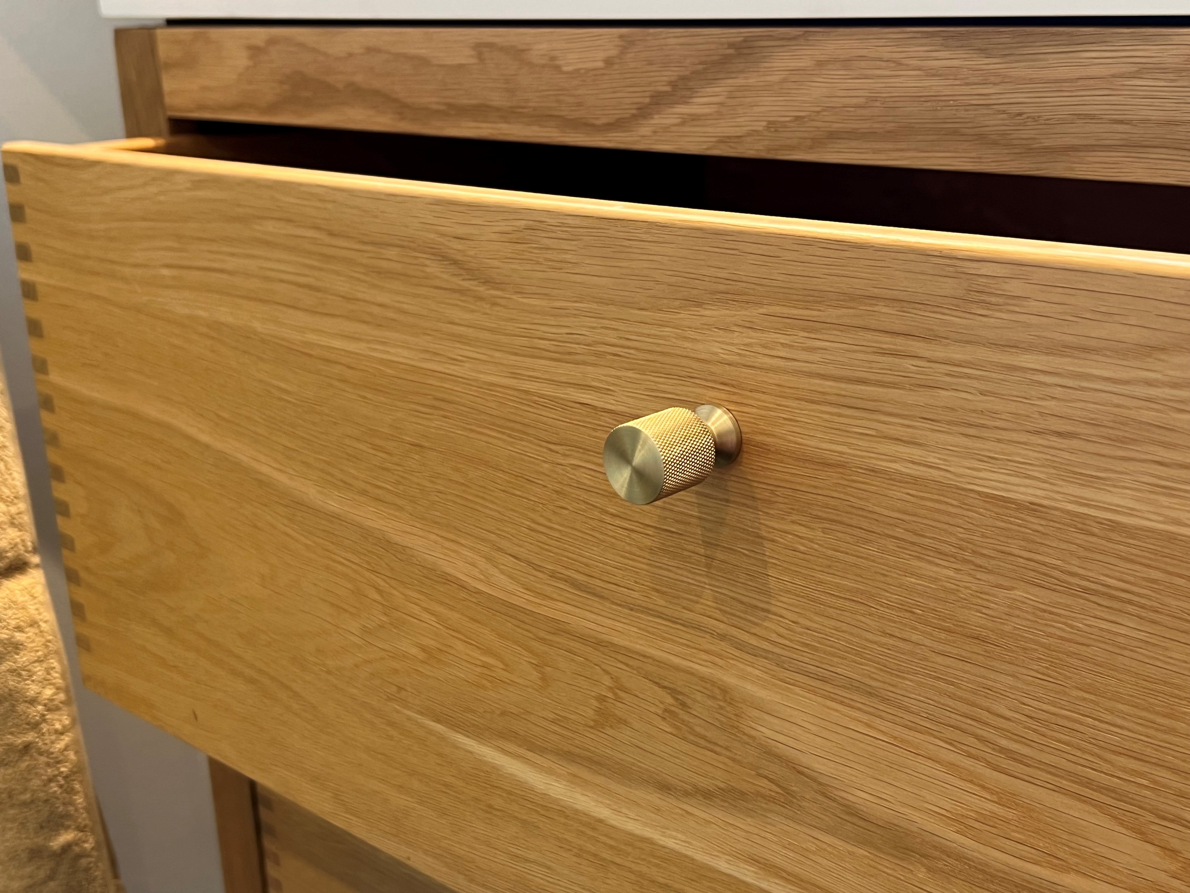 Nyboder møbelknop med diamond cut, 25 mm, messing med lak • Chr. Jørgensen