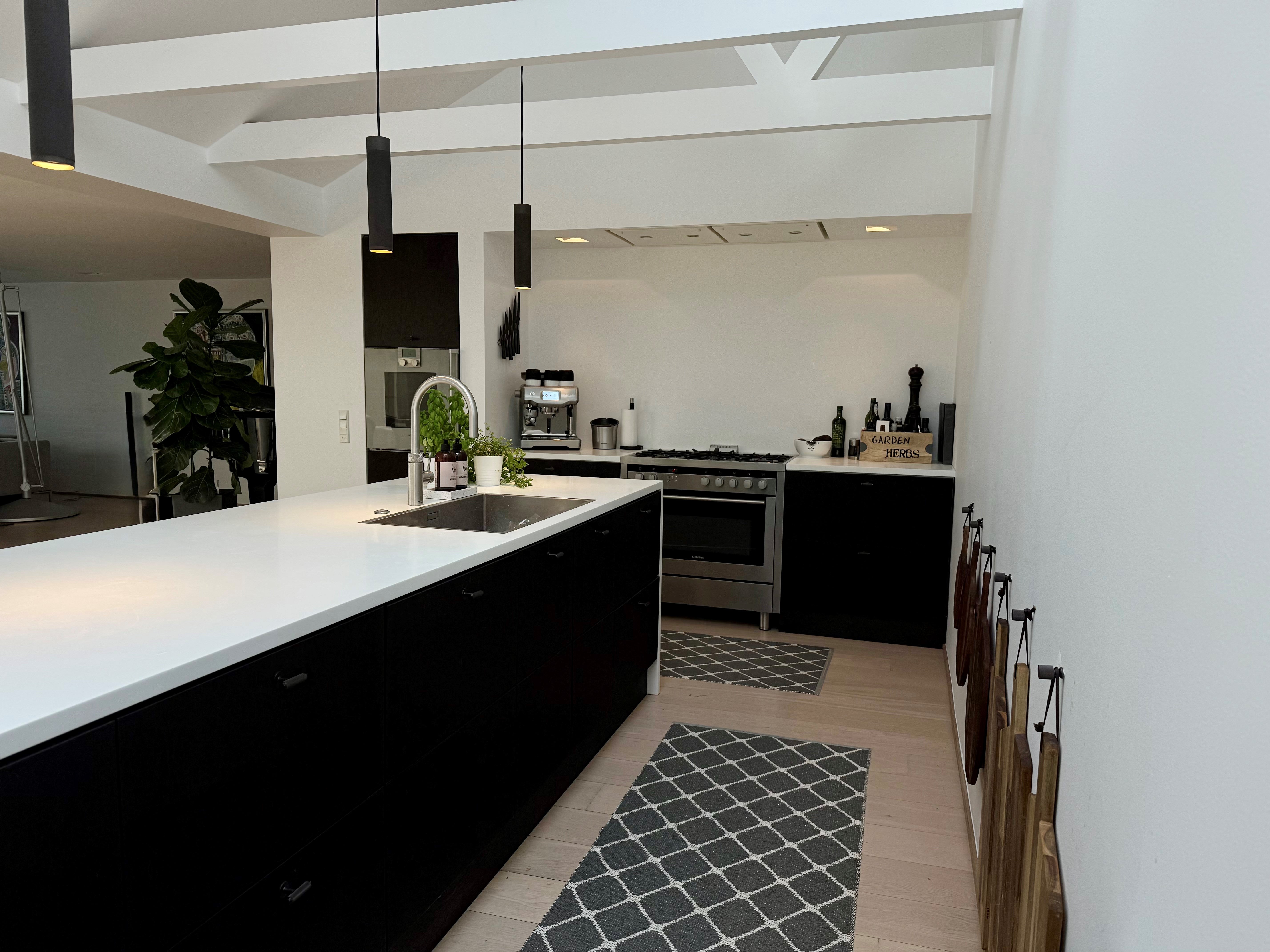 Patrone Pendel Long i sort bruneret messing • Thorup Copenhagen