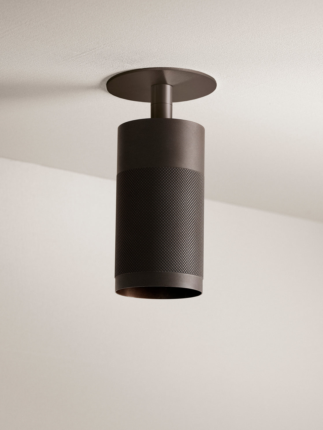 Patrone loftspot med dækplade - clip fit, bruneret messing • Thorup Copenhagen - Copenhagenhomedesign