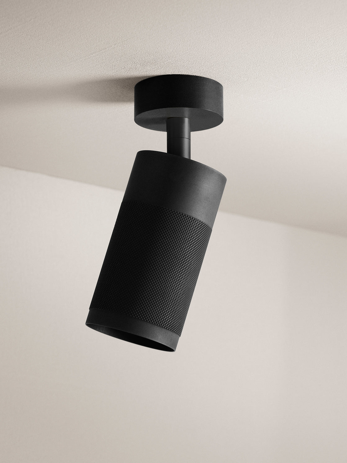 Patrone loftspot med roset, sortbruneret messing • Thorup Copenhagen - Copenhagenhomedesign