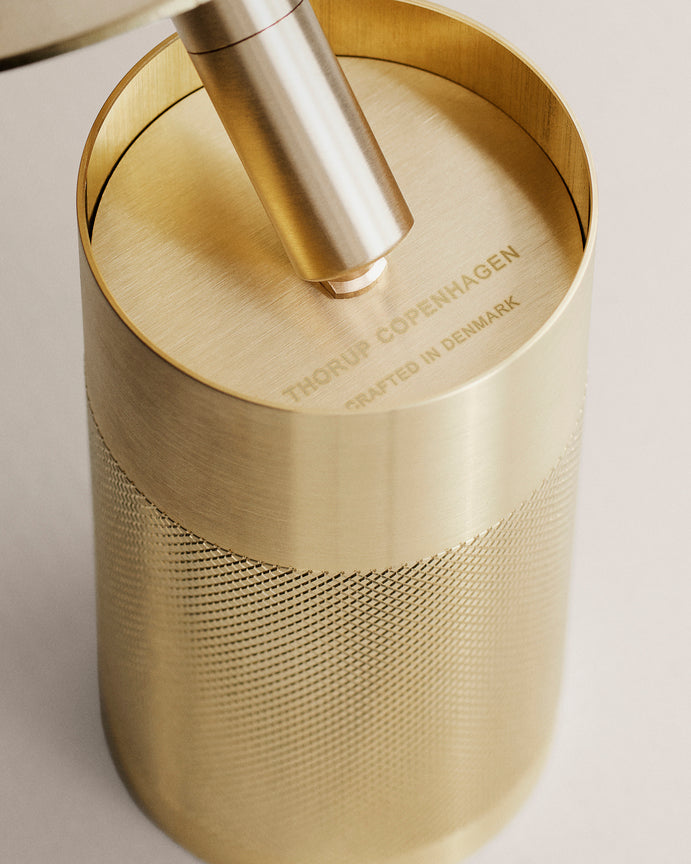 Patrone loftspot med roset, messing • Thorup Copenhagen - Copenhagenhomedesign