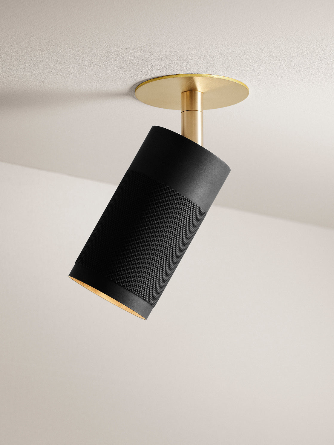 Patrone loftspot med dækplade - clip fit, sortbruneret og messing • Thorup Copenhagen - Copenhagenhomedesign
