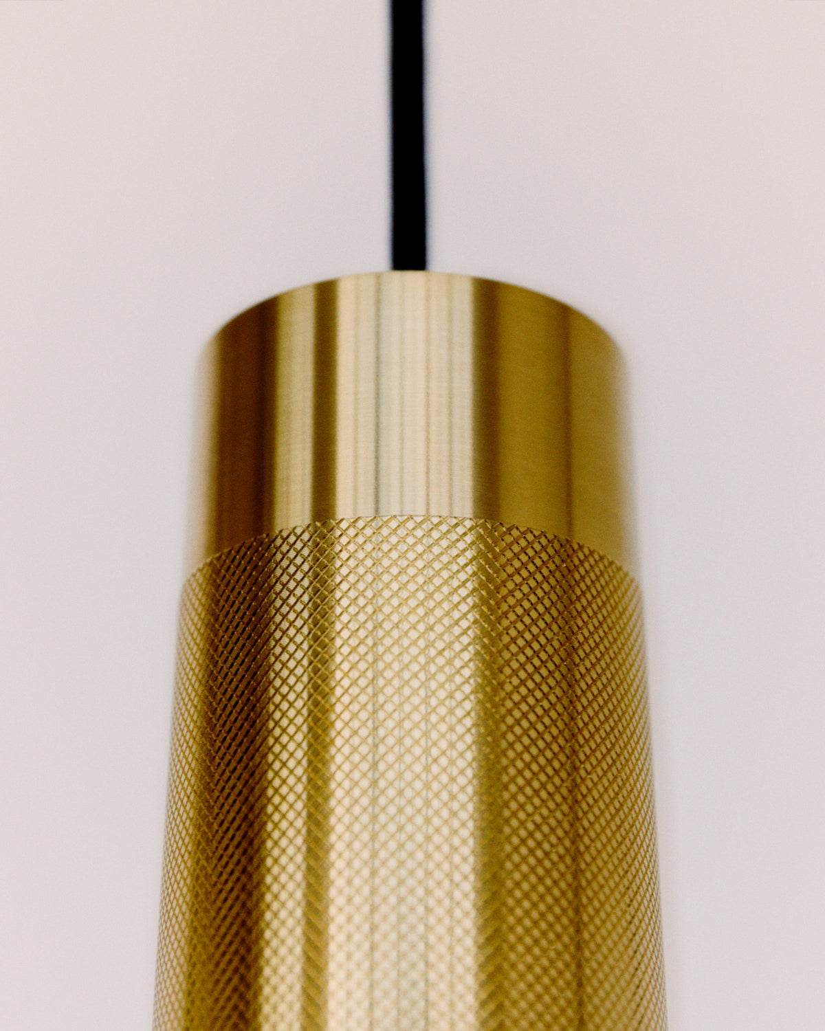 Patrone Pendel Long i messing • Thorup Copenhagen - Copenhagenhomedesign