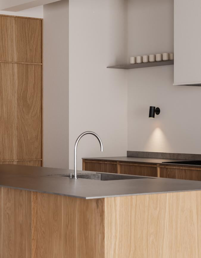 Patrone Recessed Small væglampe med dækplade, sortbruneret messing • Thorup Copenhagen