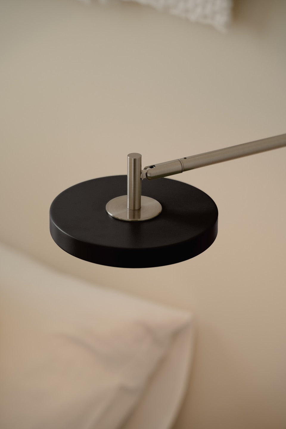 Asteria Wall væglampe (med hardwire add on), sort og stål • UMAGE