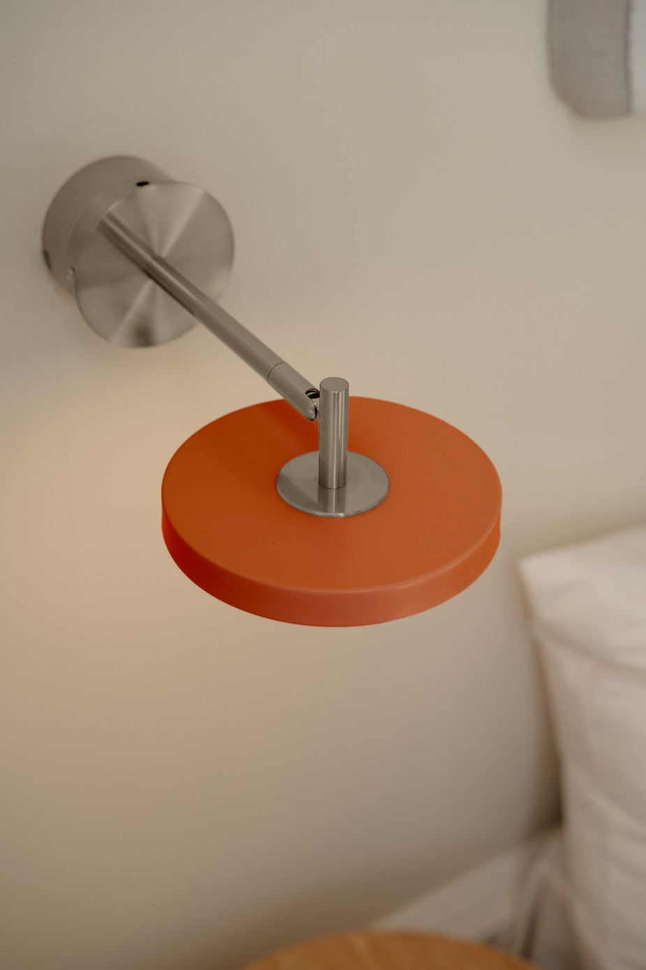 Asteria Wall væglampe (med hardwire add on), orange og stål • UMAGE