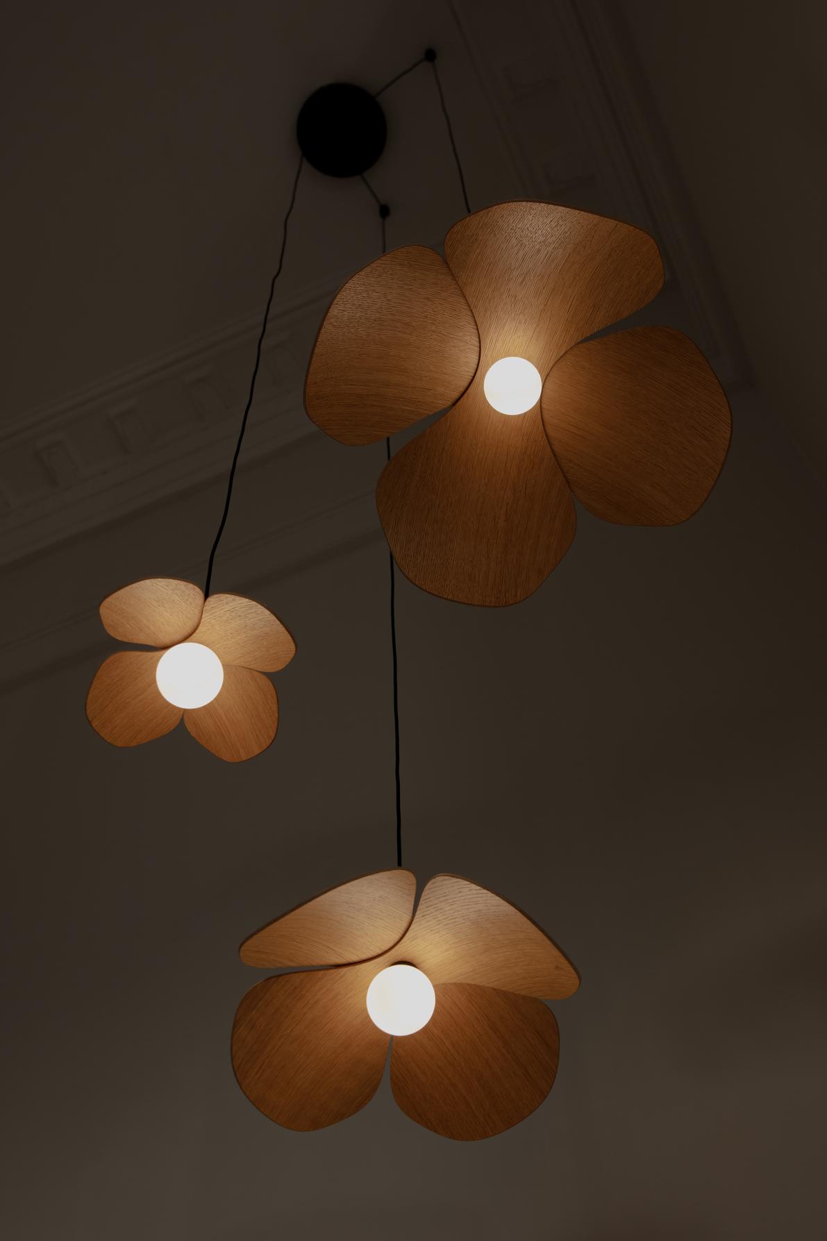 Forget Me Not Cluster 3 pendel med roset, egetræ • UMAGE