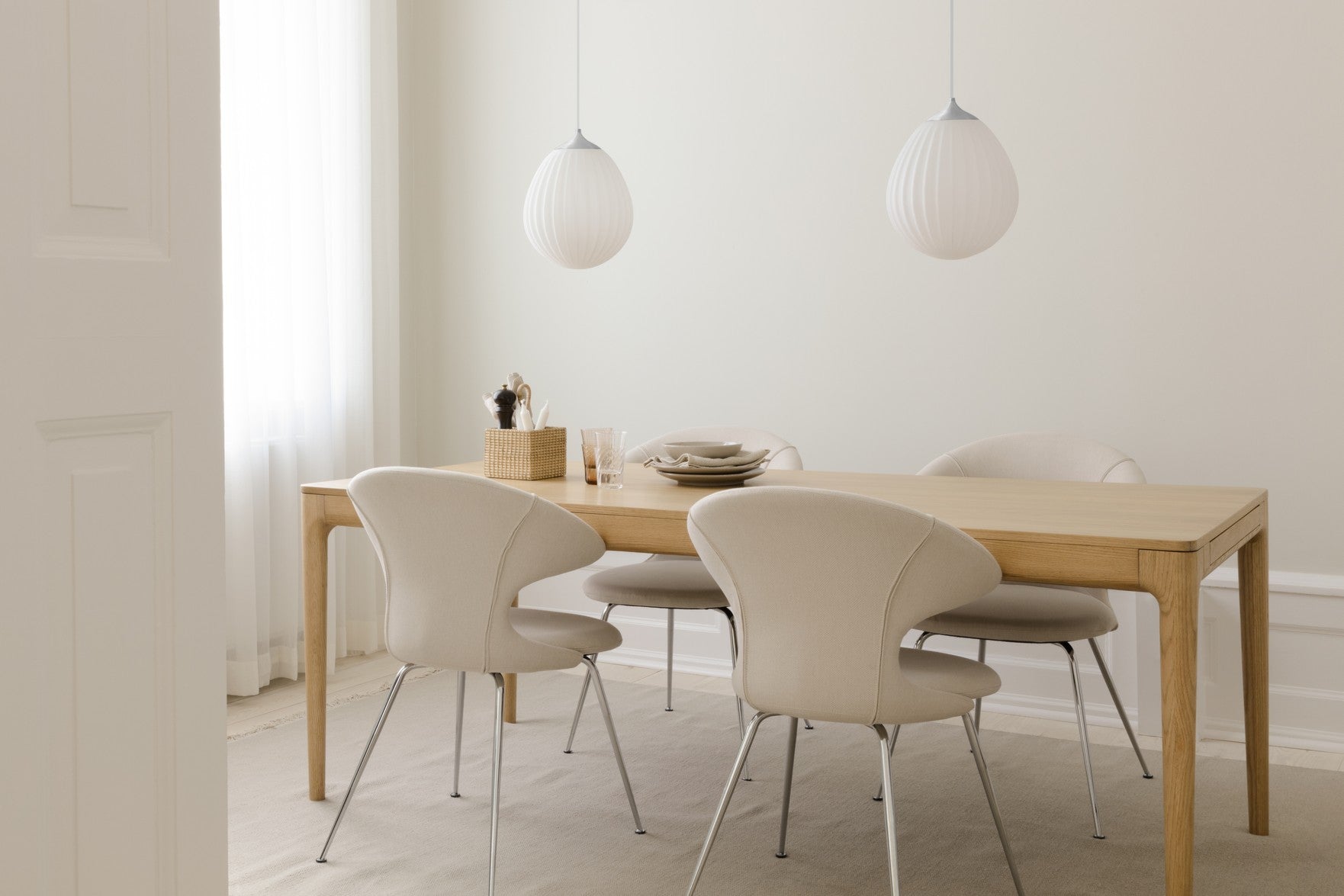 Around the World pendel med roset, hvid og børstet stål look • UMAGE