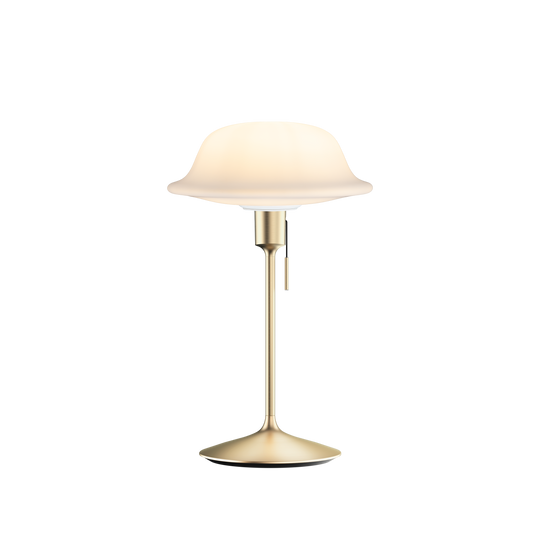 Butler bordlampe, hvid og børstet messing look • UMAGE