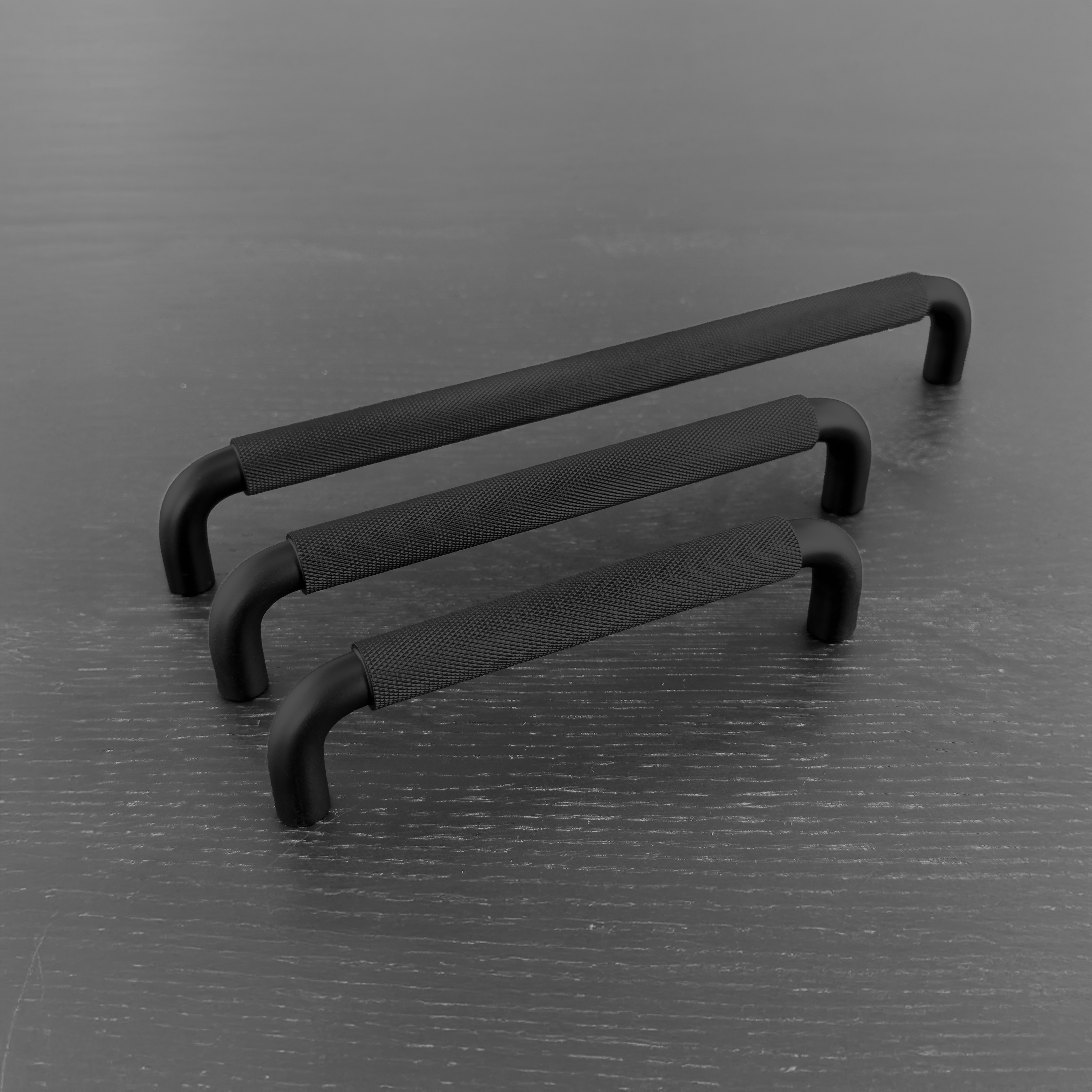 Holmen • Køkkengreb med diamond cut, sort