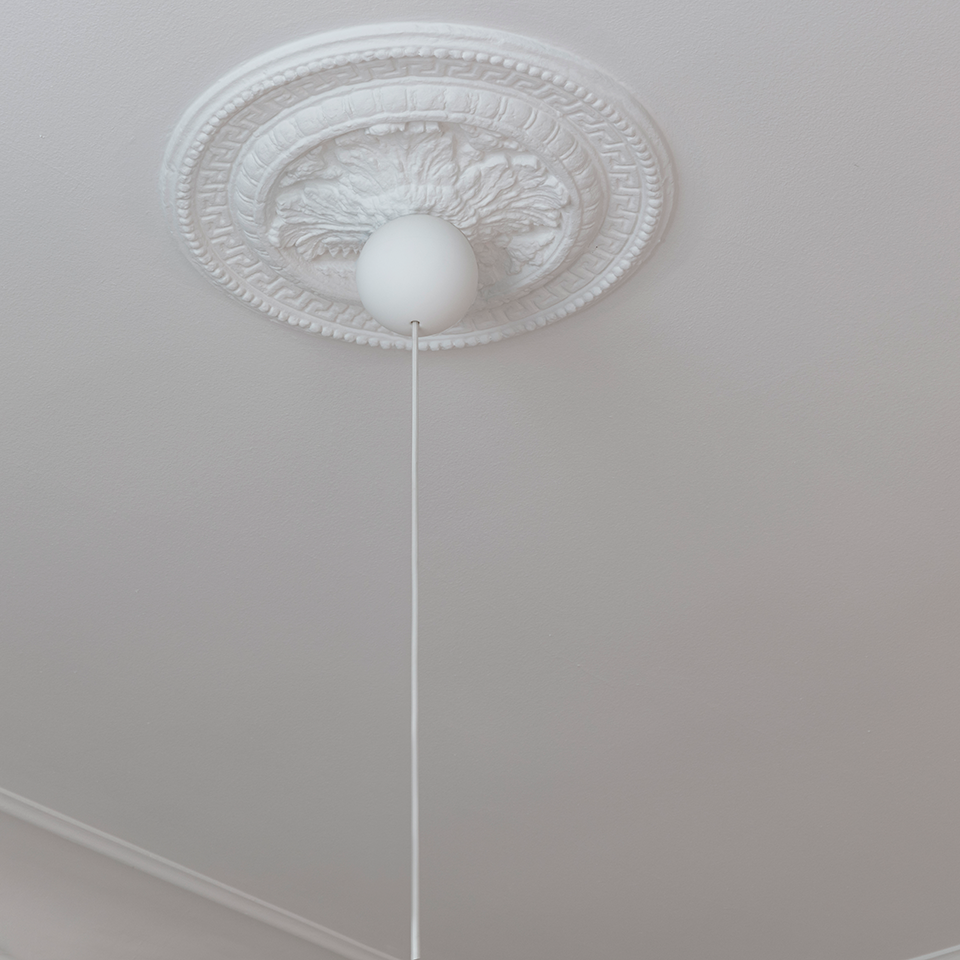 Canonball, baldakin med ledning og fatning E27, hvid • UMAGE