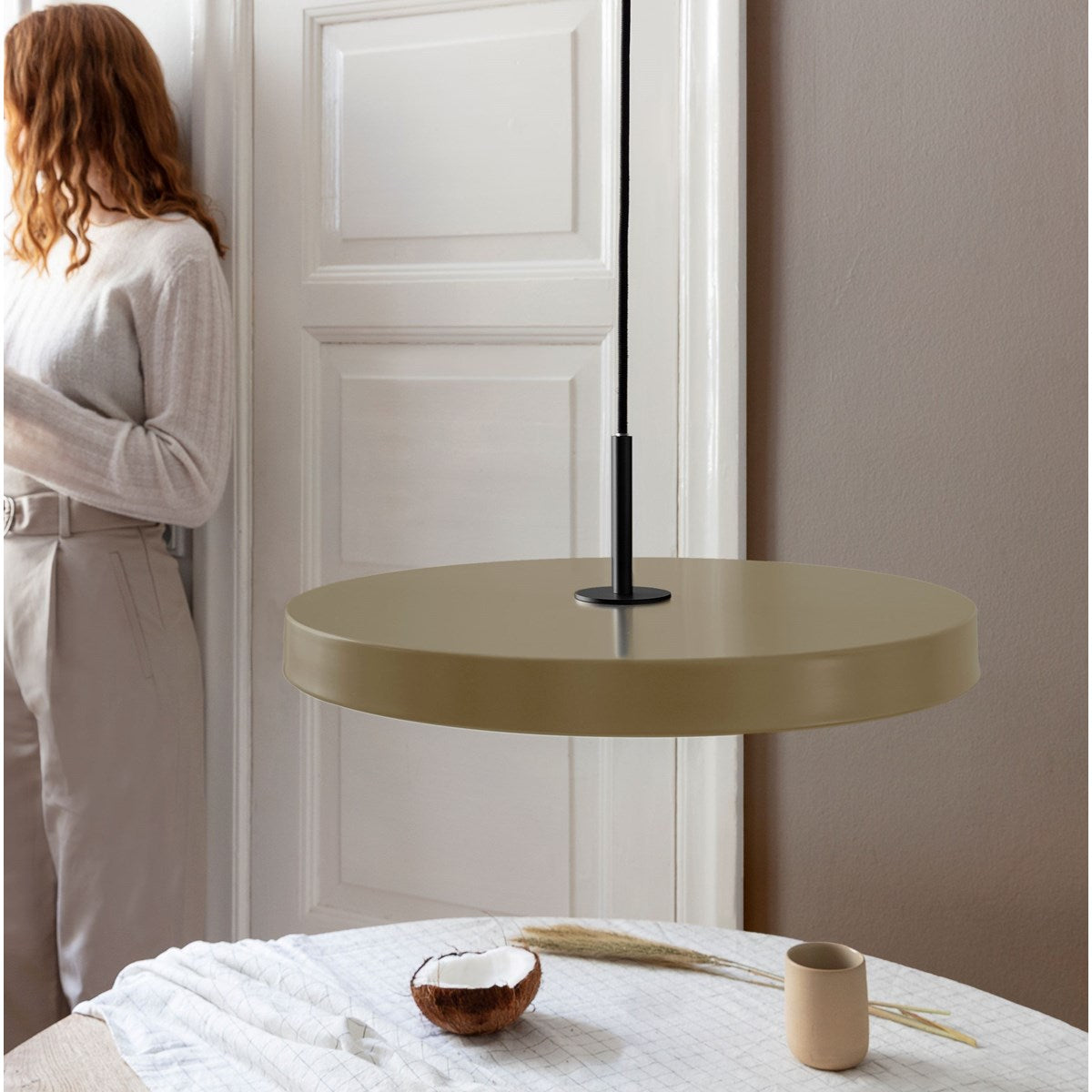 Asteria pendel, taupe og sort • UMAGE