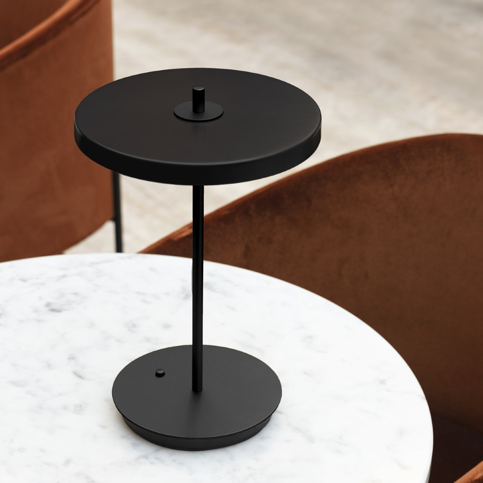 Asteria Move Monochrome, portable bordlampe, sort • UMAGE