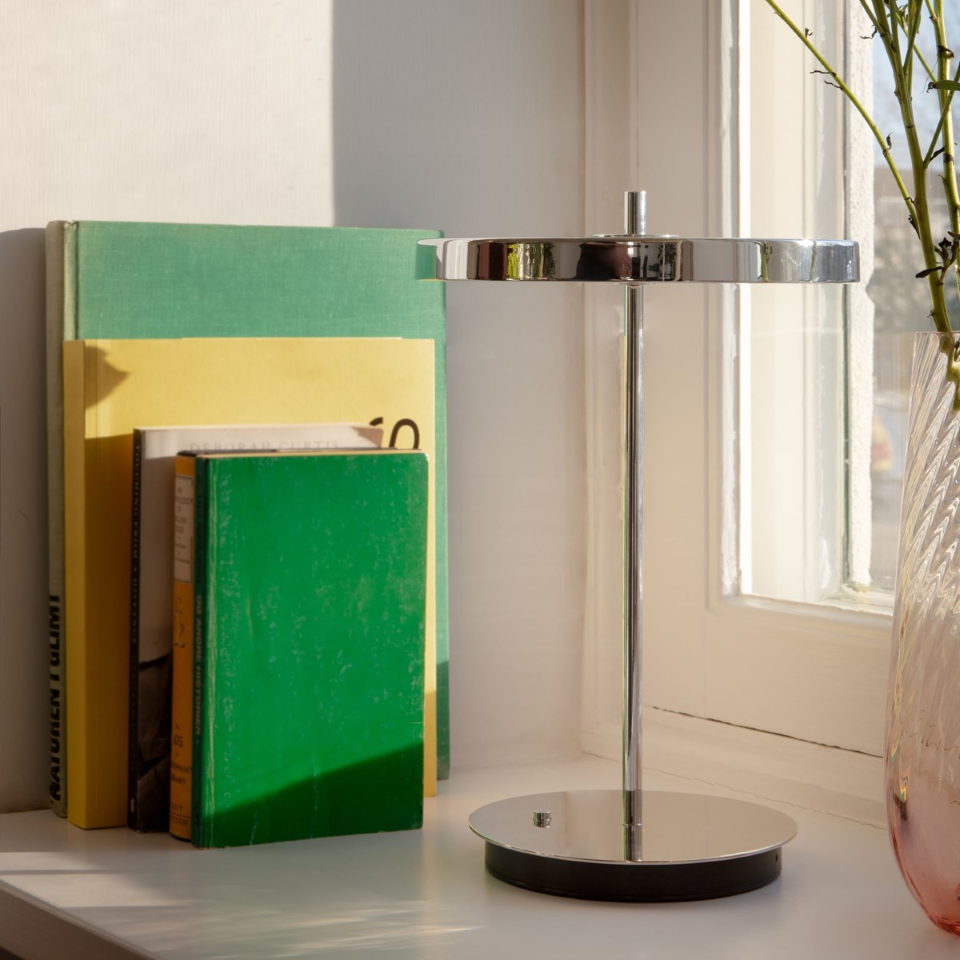 Asteria Move Monochrome, portable bordlampe, poleret stål • UMAGE