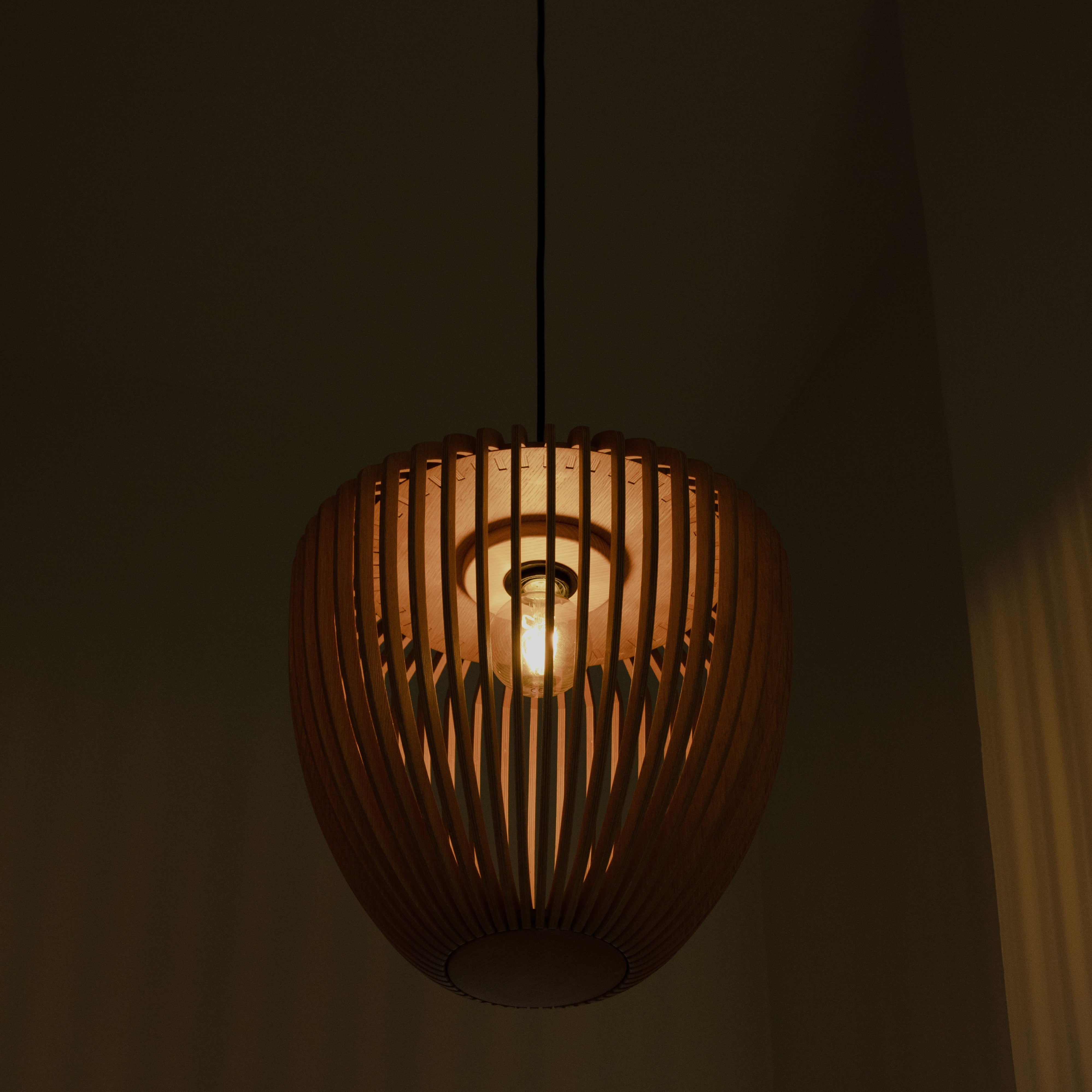 Clava Wood lampeskærm, egetræ • UMAGE