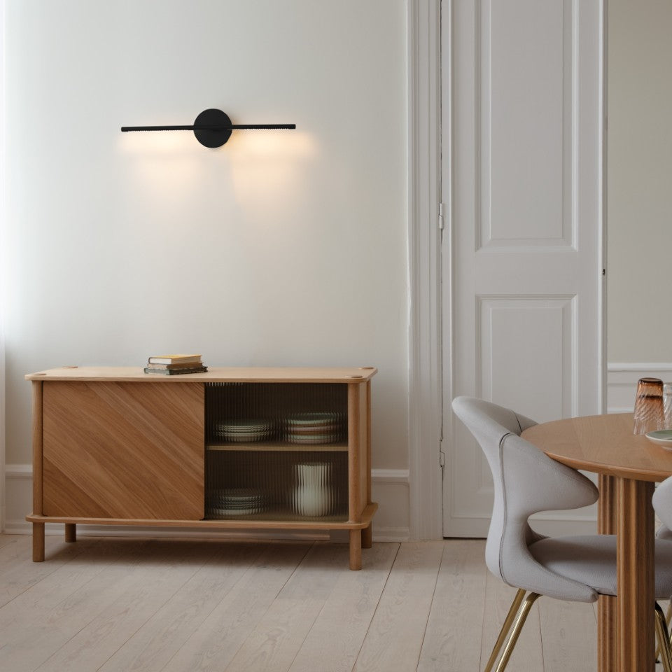 Omni Wall væglampe, sort • UMAGE