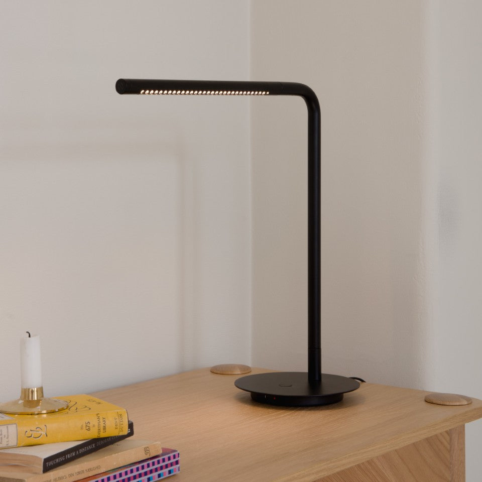 Omni Table bordlampe, sort • UMAGE