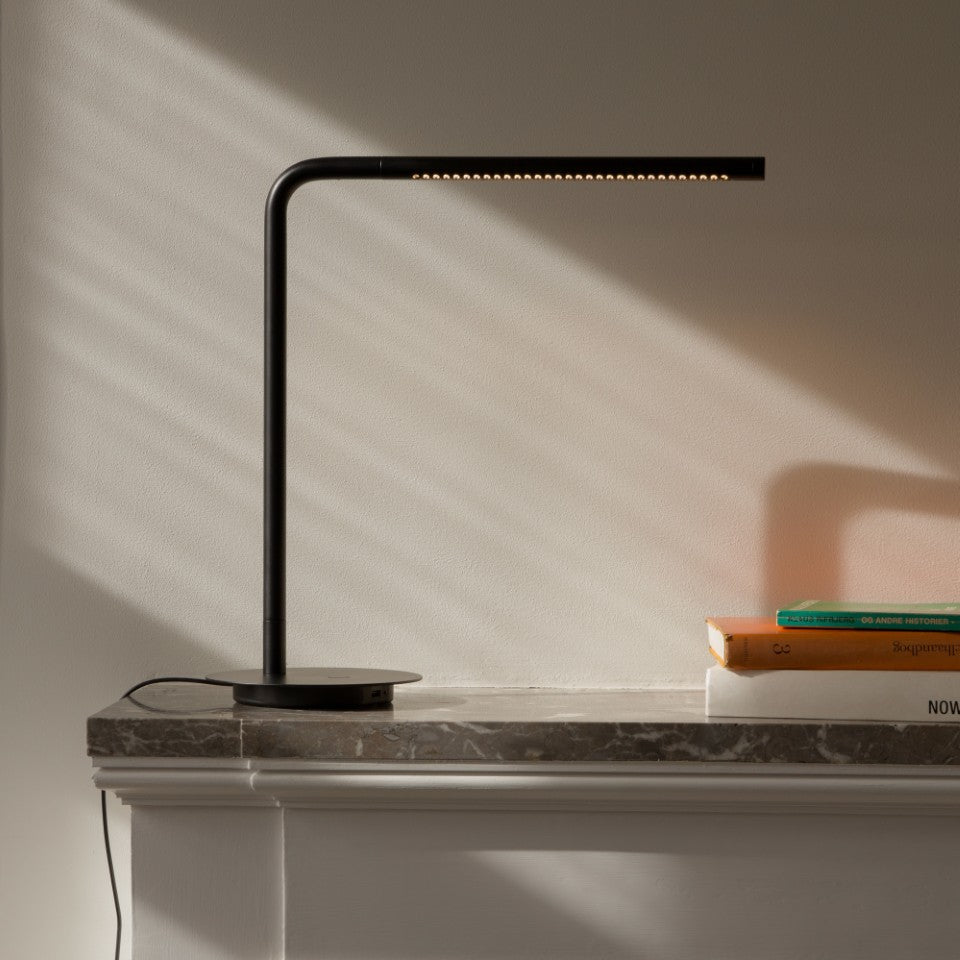 Omni Table bordlampe, sort • UMAGE