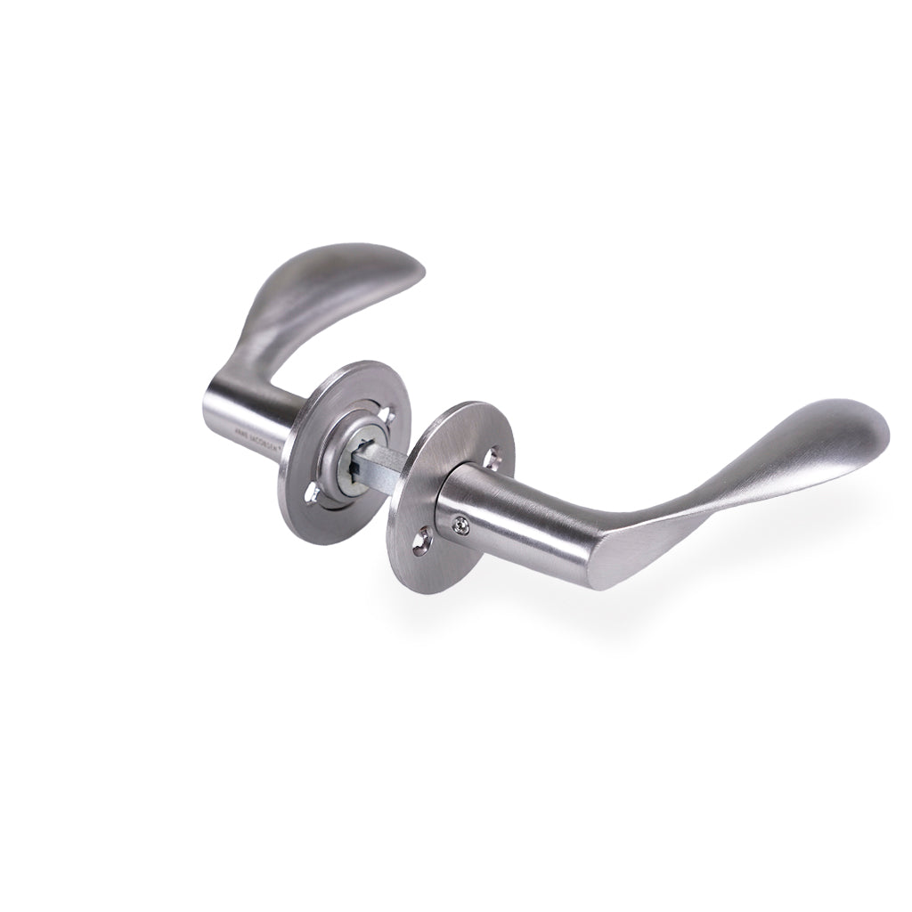 Dørgreb: Arne Jacobsen dørhåndtag - AJ111 dørgreb i børstet rustfri stål 111 mm. stor model c/c 30 mm.
