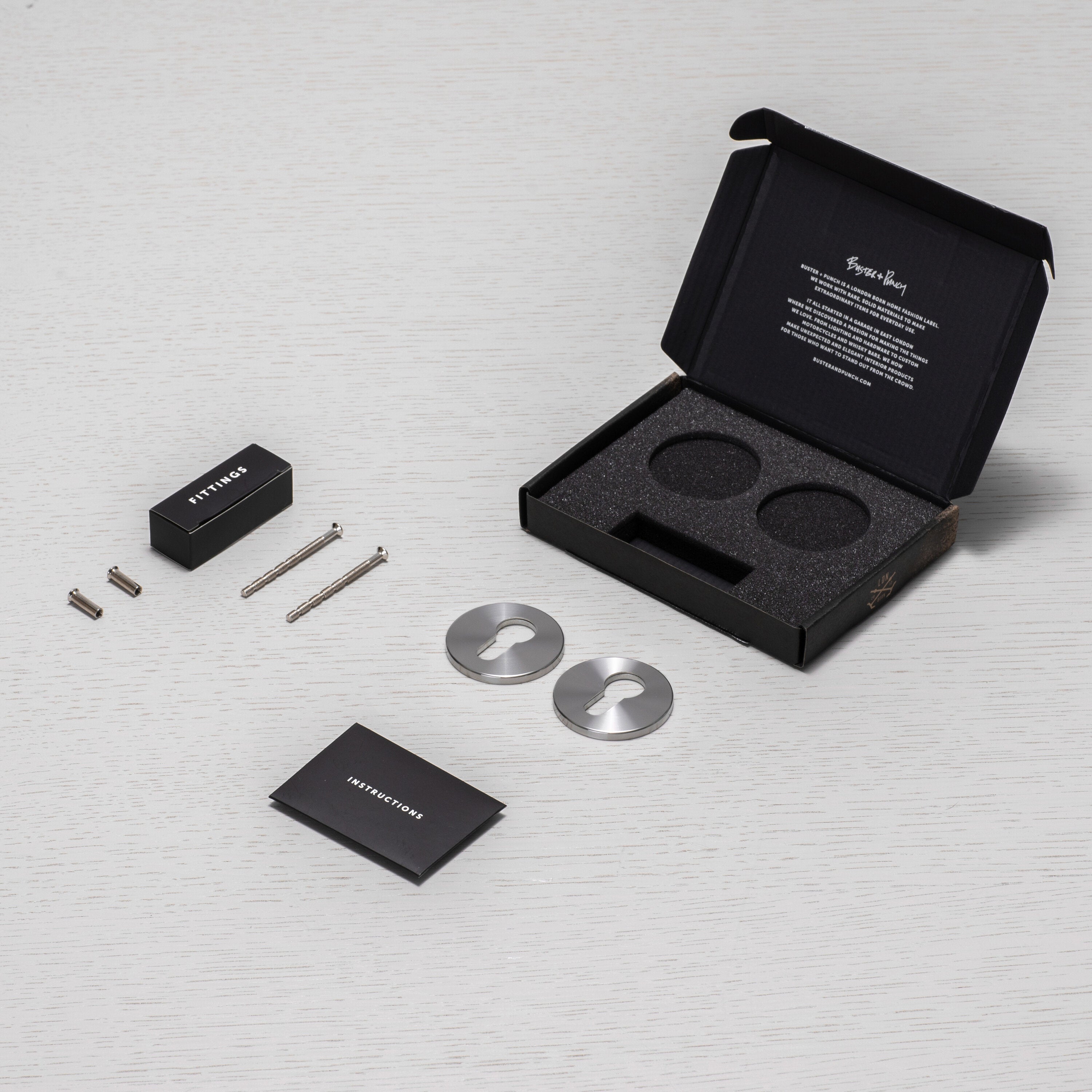 Eksklusiv cylinderring i rustfri stål fra Buster + Punch.