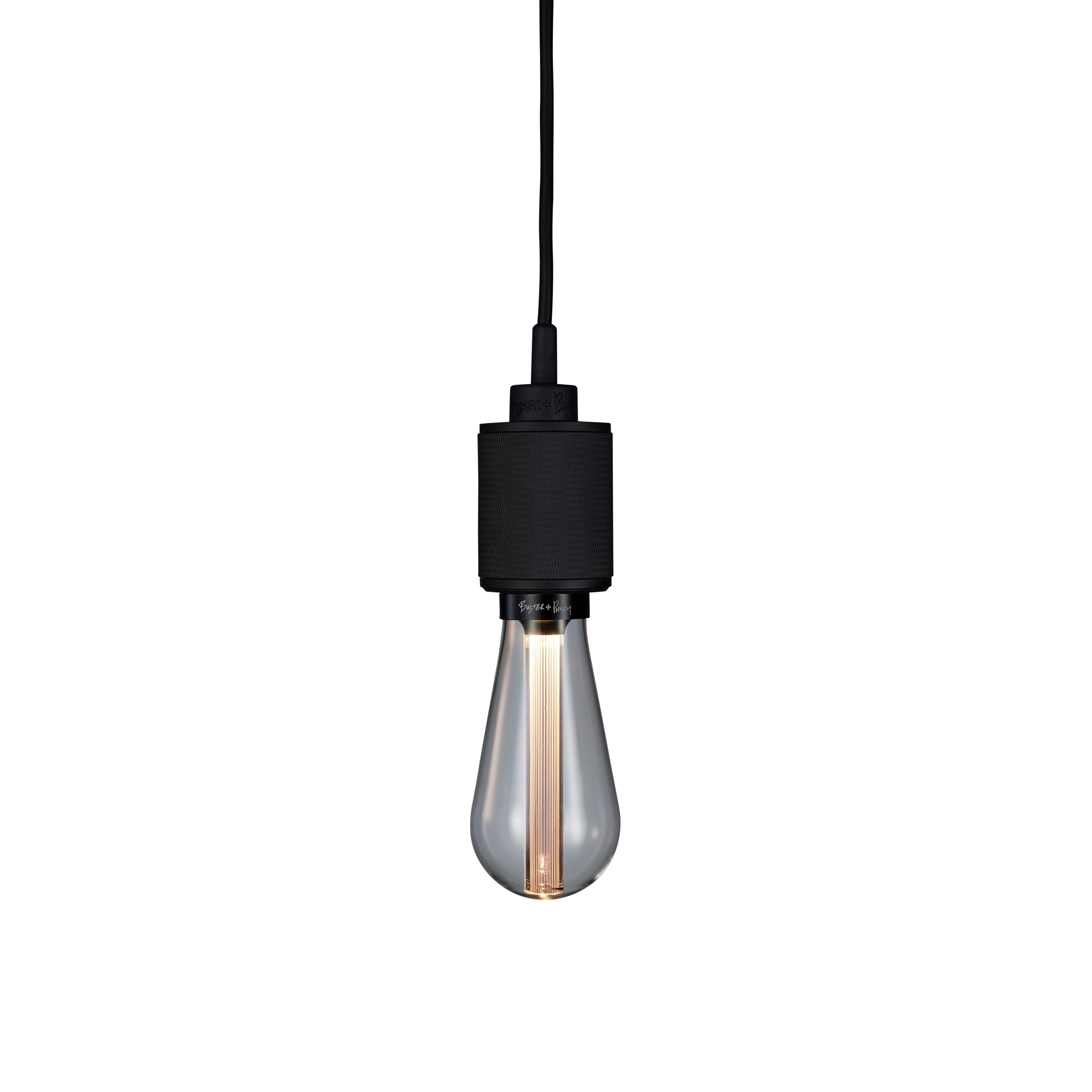 Heavy Metal pendel lampe i mat sort med diamond cut (cross) mønster fra Buster and Punch.