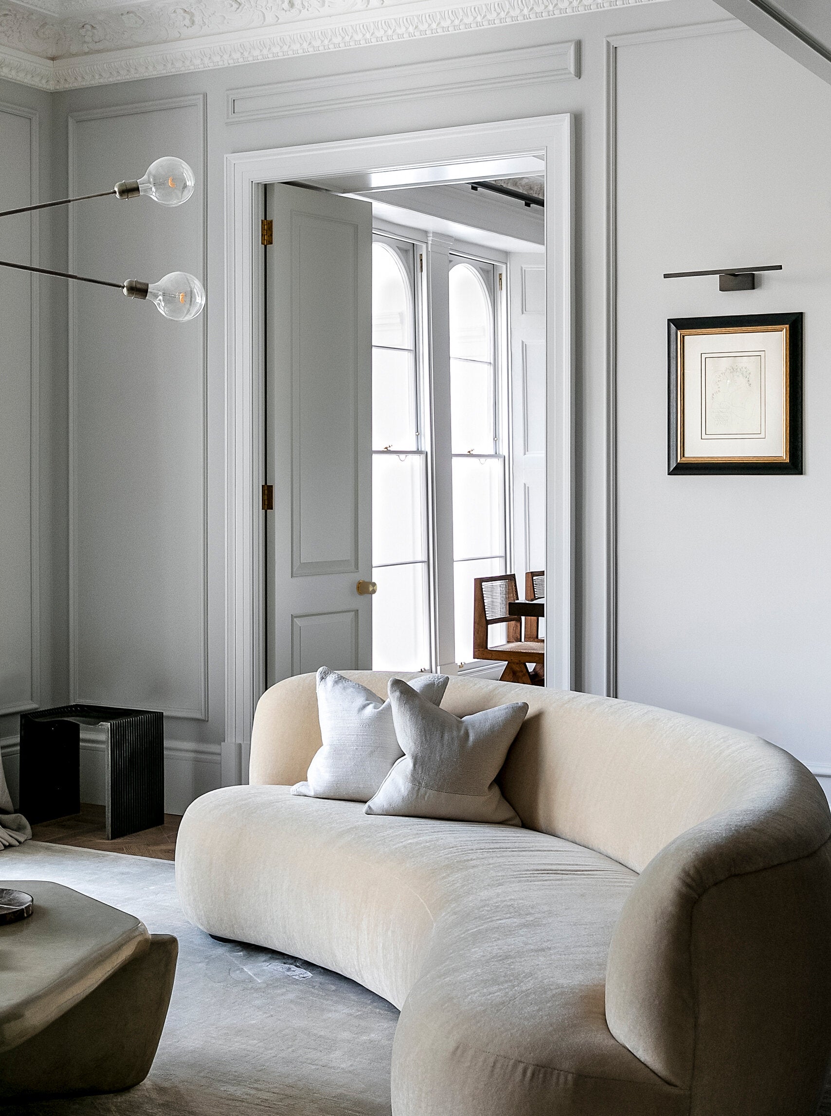 Dørknop i massiv messing med diamond cut mønster.