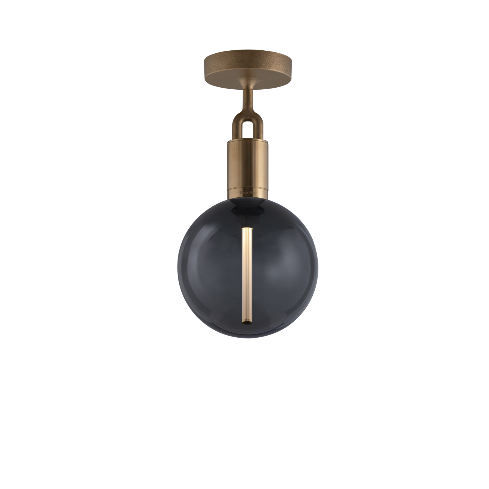 Loftlampe med rund skærm af røgfarvet glas og fatning i messing, på hvid baggrund.