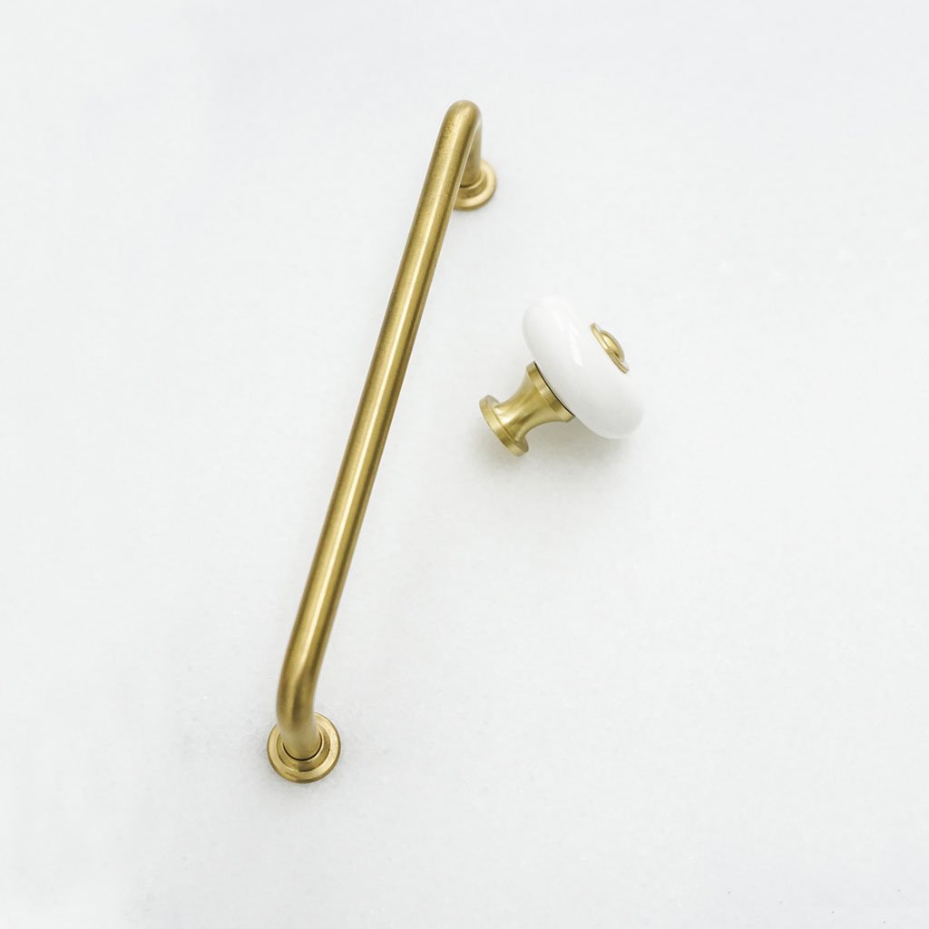 Frederiksberg • Køkkengreb, børstet messing uden lak