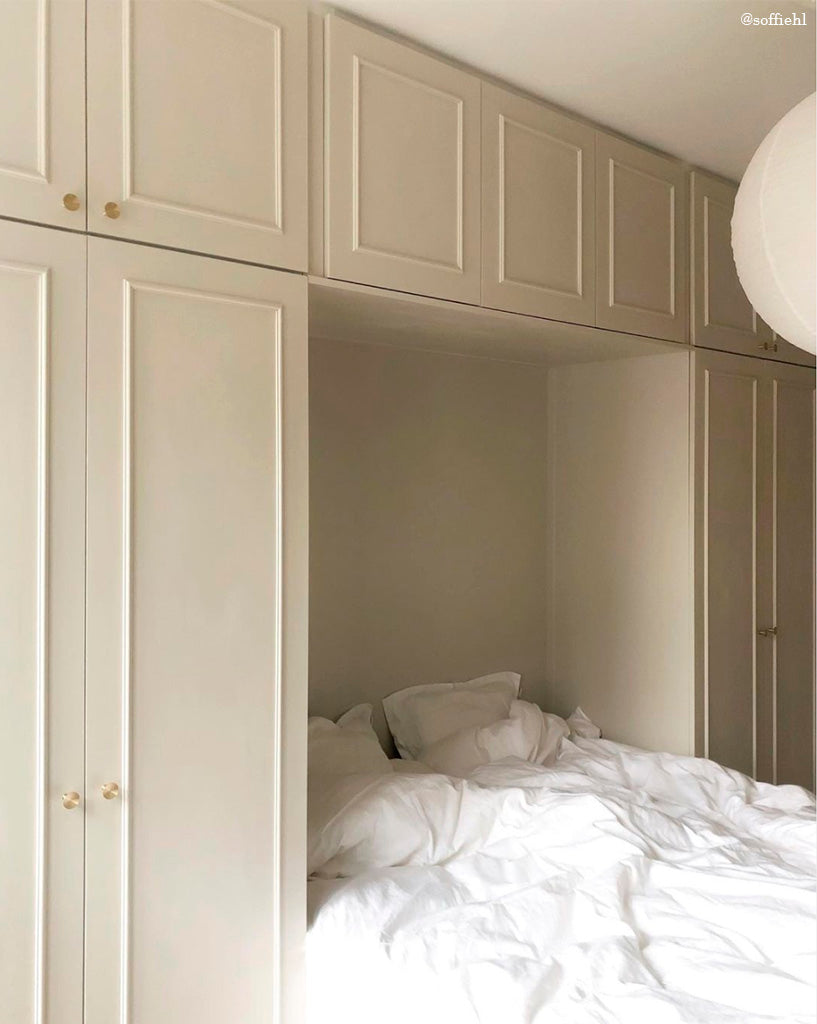 København • Møbelknop, børstet messing med lak